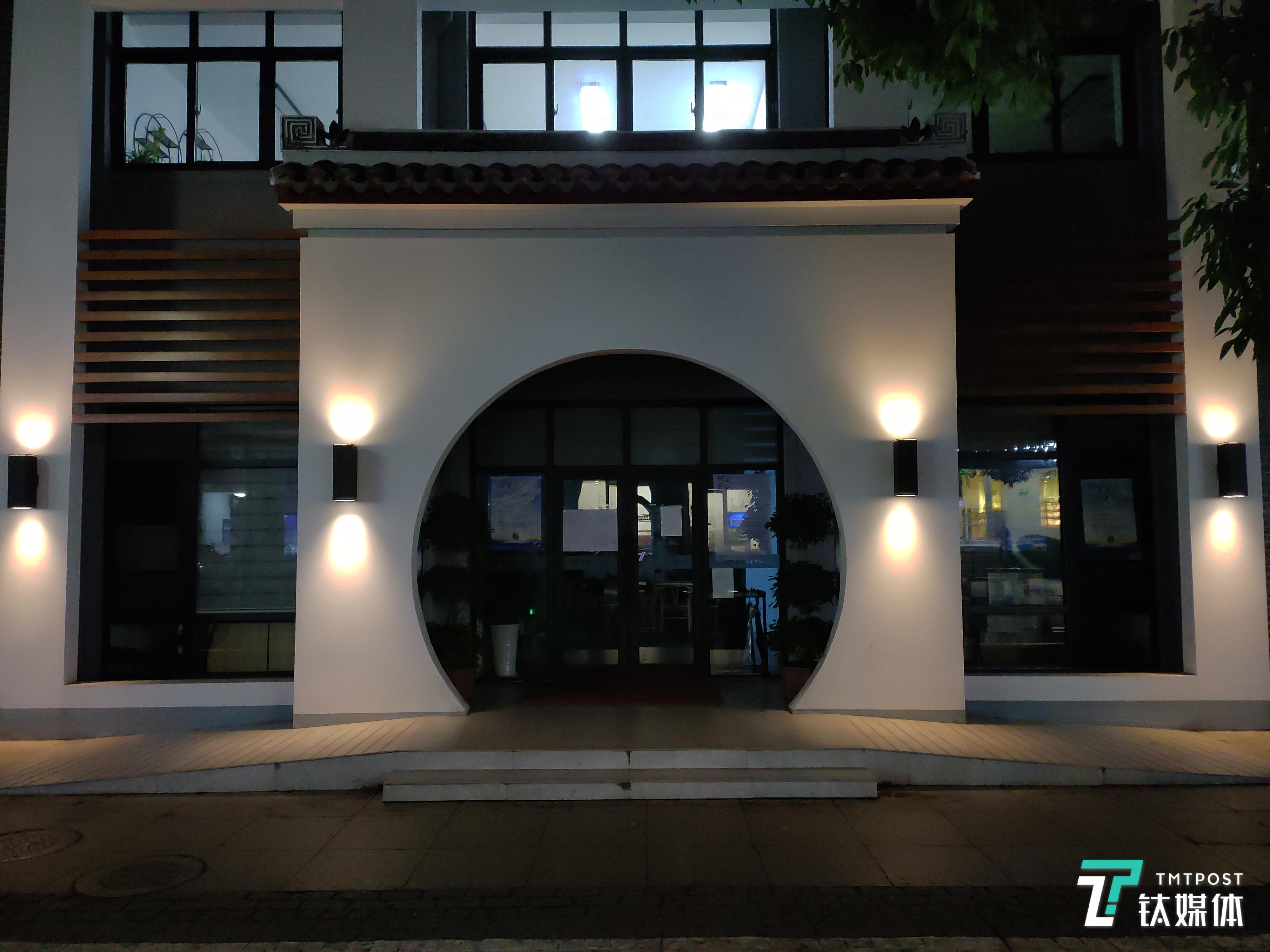 更多样张，焦距：4.74mm，光圈f/1.7，ISO：1607，快门时间：1/25