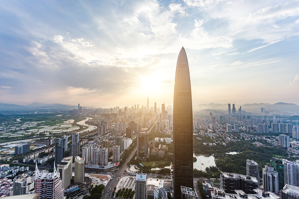 落户深圳激活各路人马：围城内外的他们心态为何迥异？