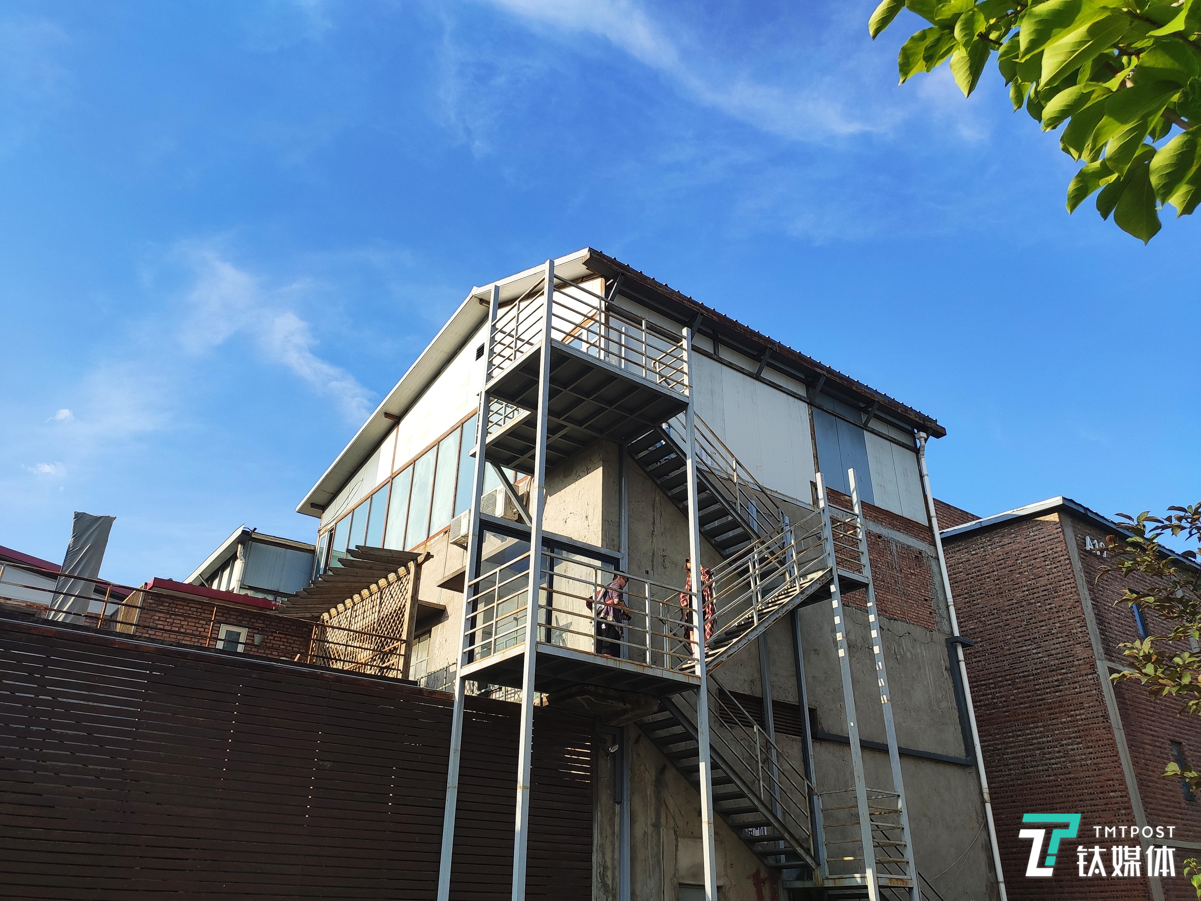 光圈:f/1.8 焦距:4.77mm ISO:112
快门:1/1250秒