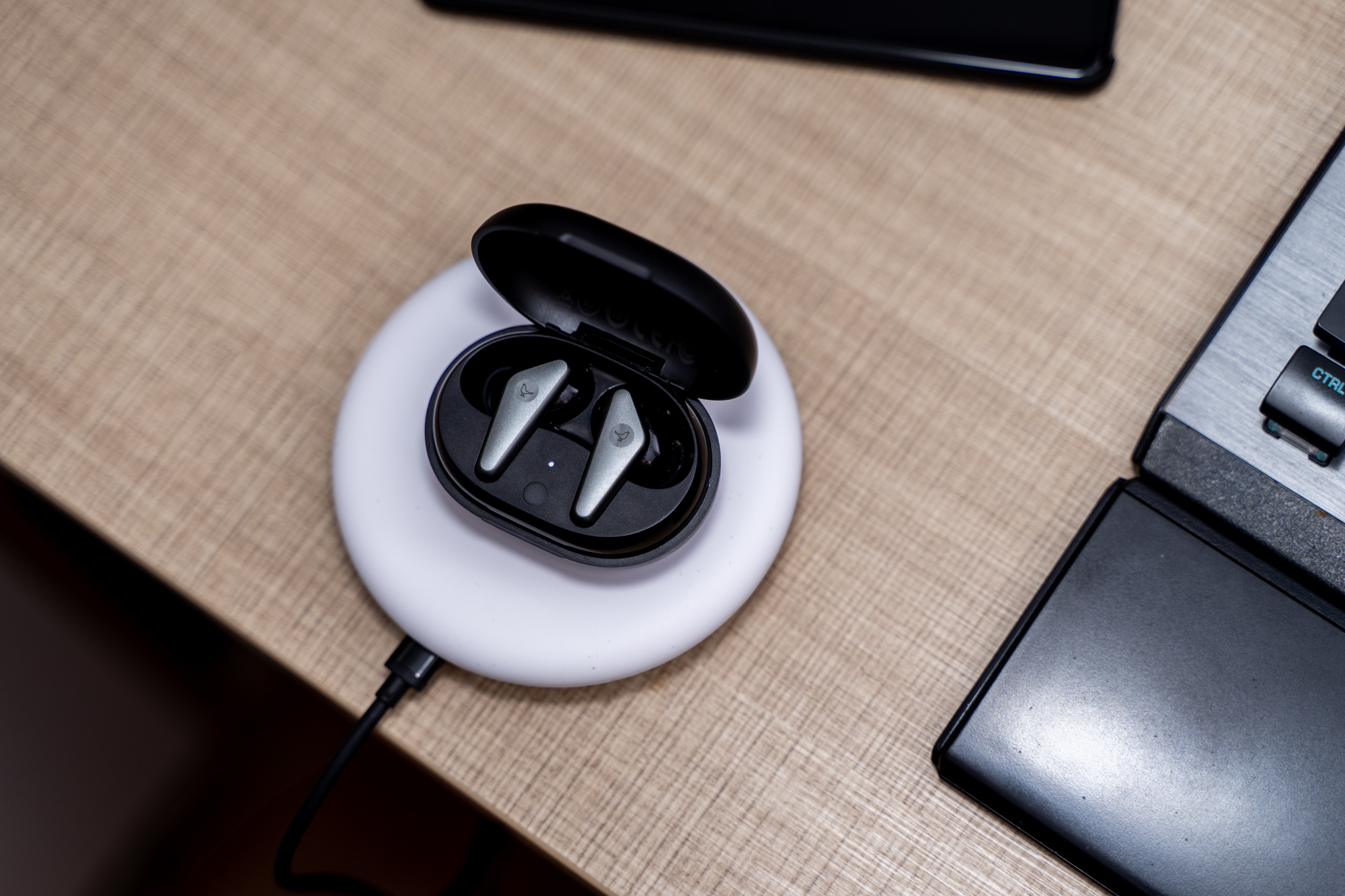 体验30dB降噪能力，小鸟音响TRACK Air+真无线降噪耳机评测 | 钛极客