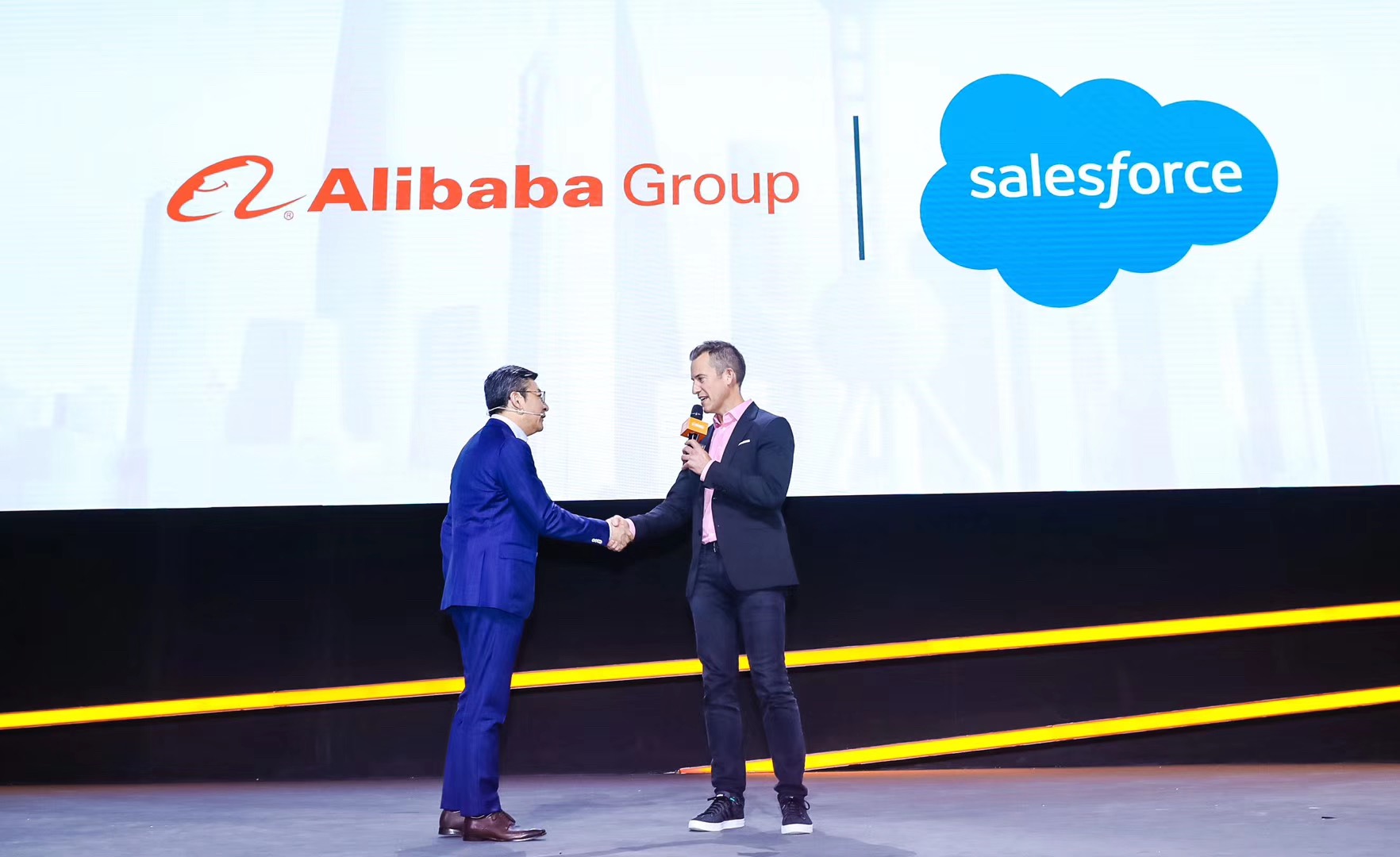 Salesforce落地中国，宣布与阿里巴巴达成战略合作，向全国开放CRM平台