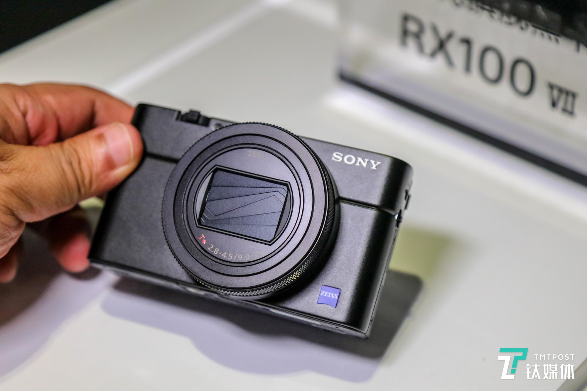 索尼黑卡RX100 VII