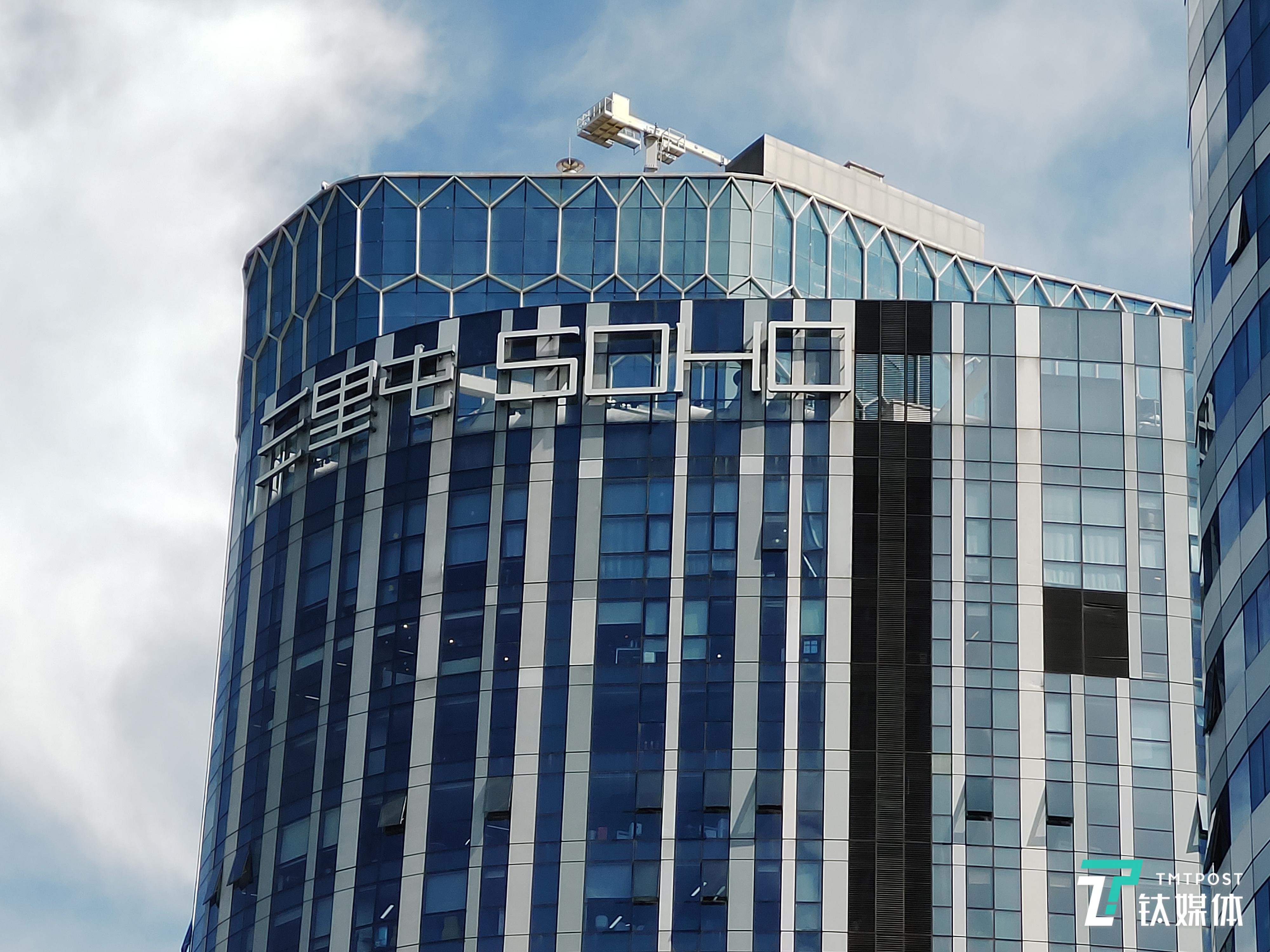 快门速度:1/800 秒 光圈:f/2.4 焦距:7.48 毫米
ISO:100