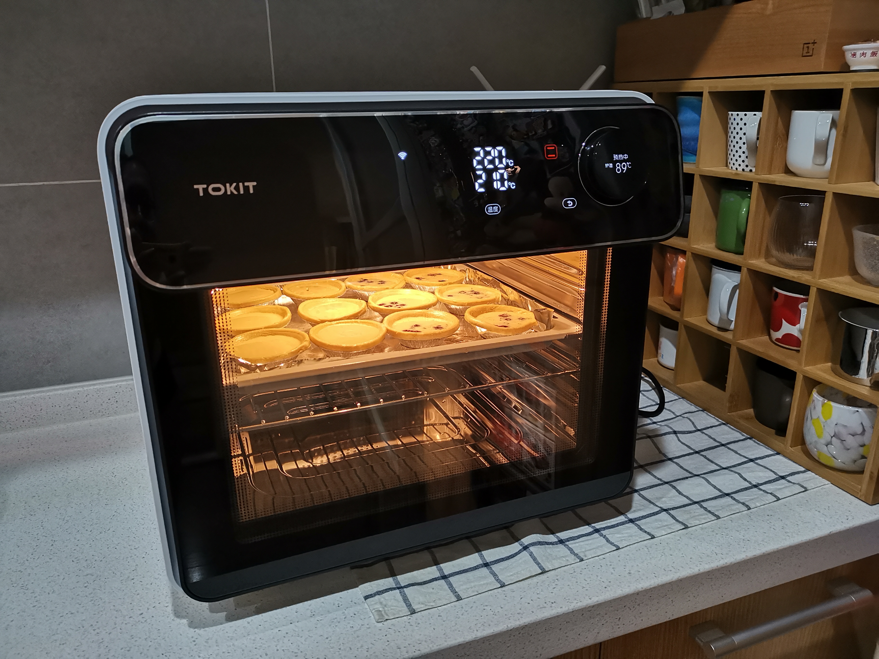有一台会自拍的TOKIT智能电烤箱都能做什么？| 钛度实验室