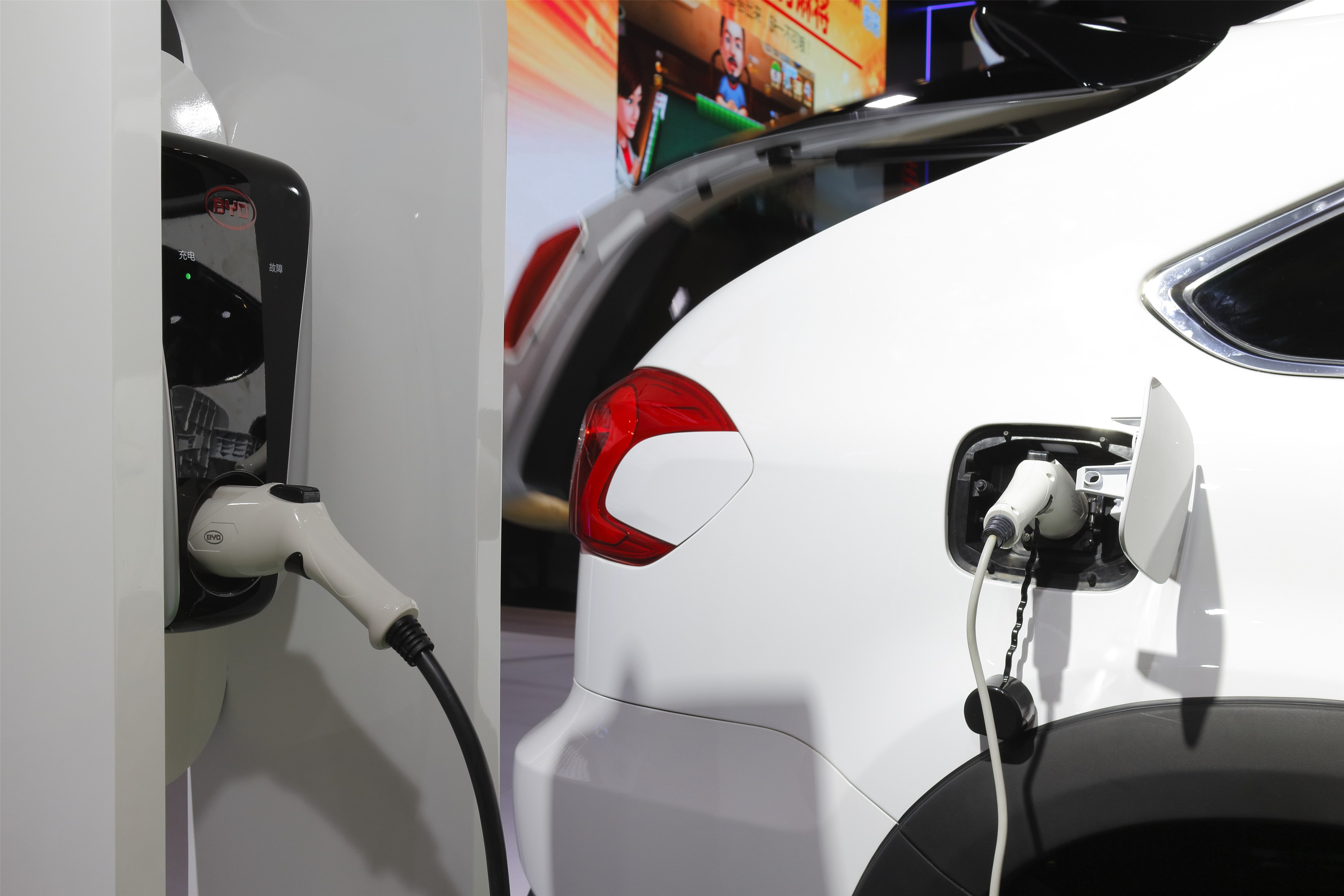 新能源车的电池是如何失控的？