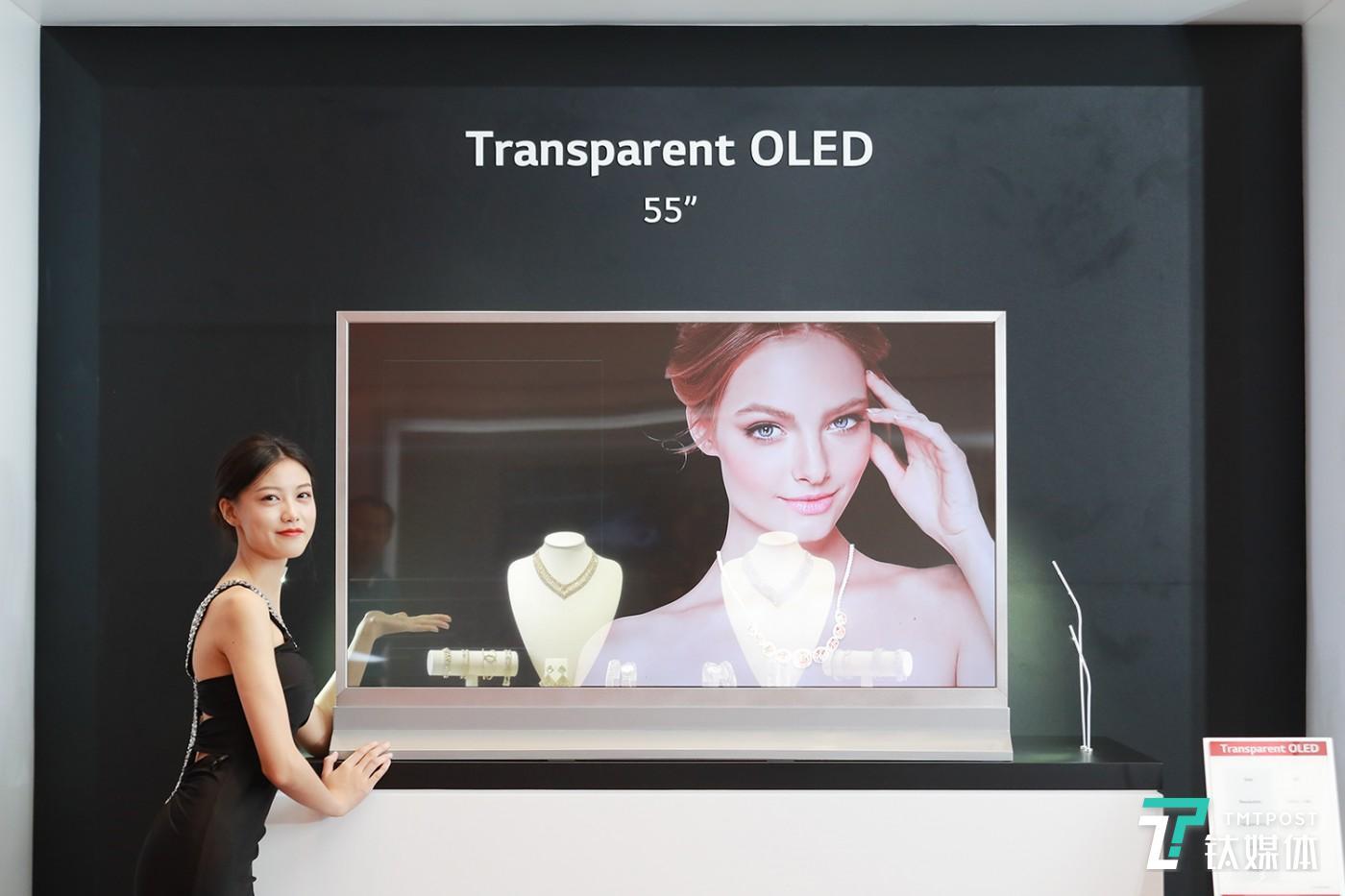 液晶迟暮，OLED逼宫