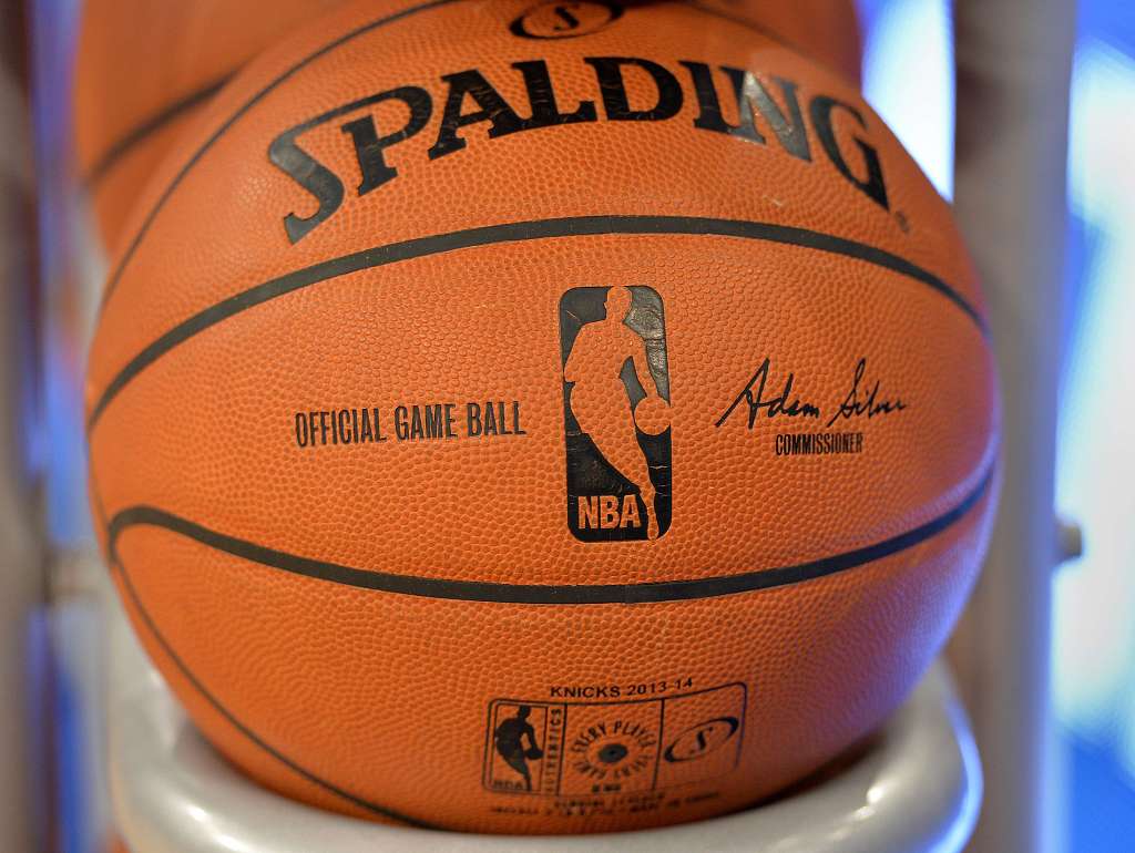 火箭“失火”：NBA与中国合作被全面叫停，商业损失或超百亿美金？