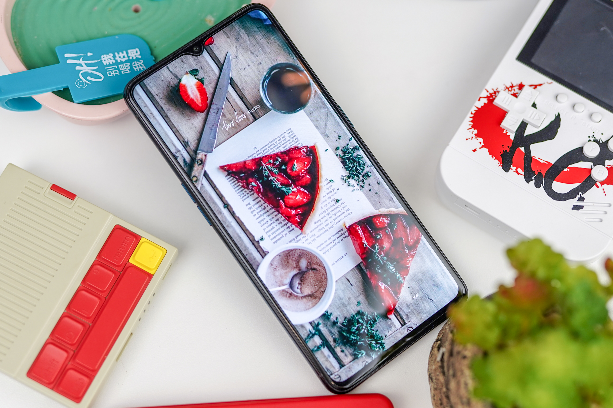 屏幕与充电都要快起来，OPPO Reno Ace评测 | 钛极客