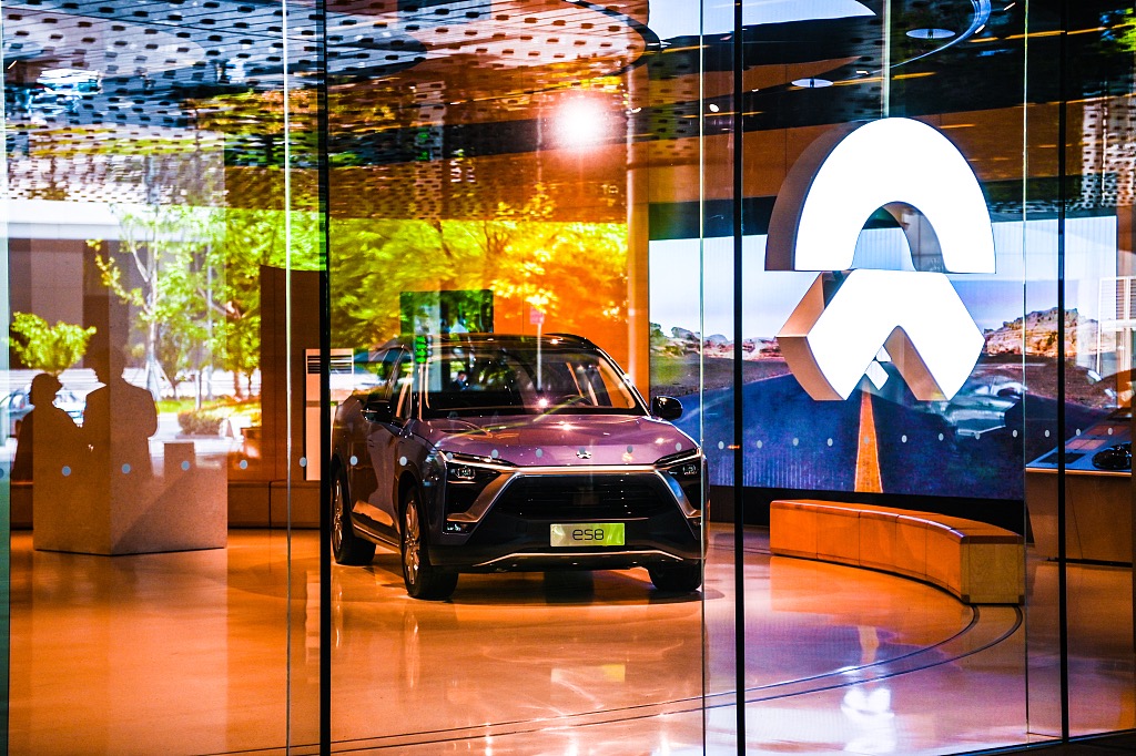 【钛晨报】吴兴区否认参与蔚来50亿融资：未签协议因风险较大；软银计划向WeWork注资50亿美元，仍不占控股地位；Netflix第三季度营收52.45亿美元，净利同比增65%