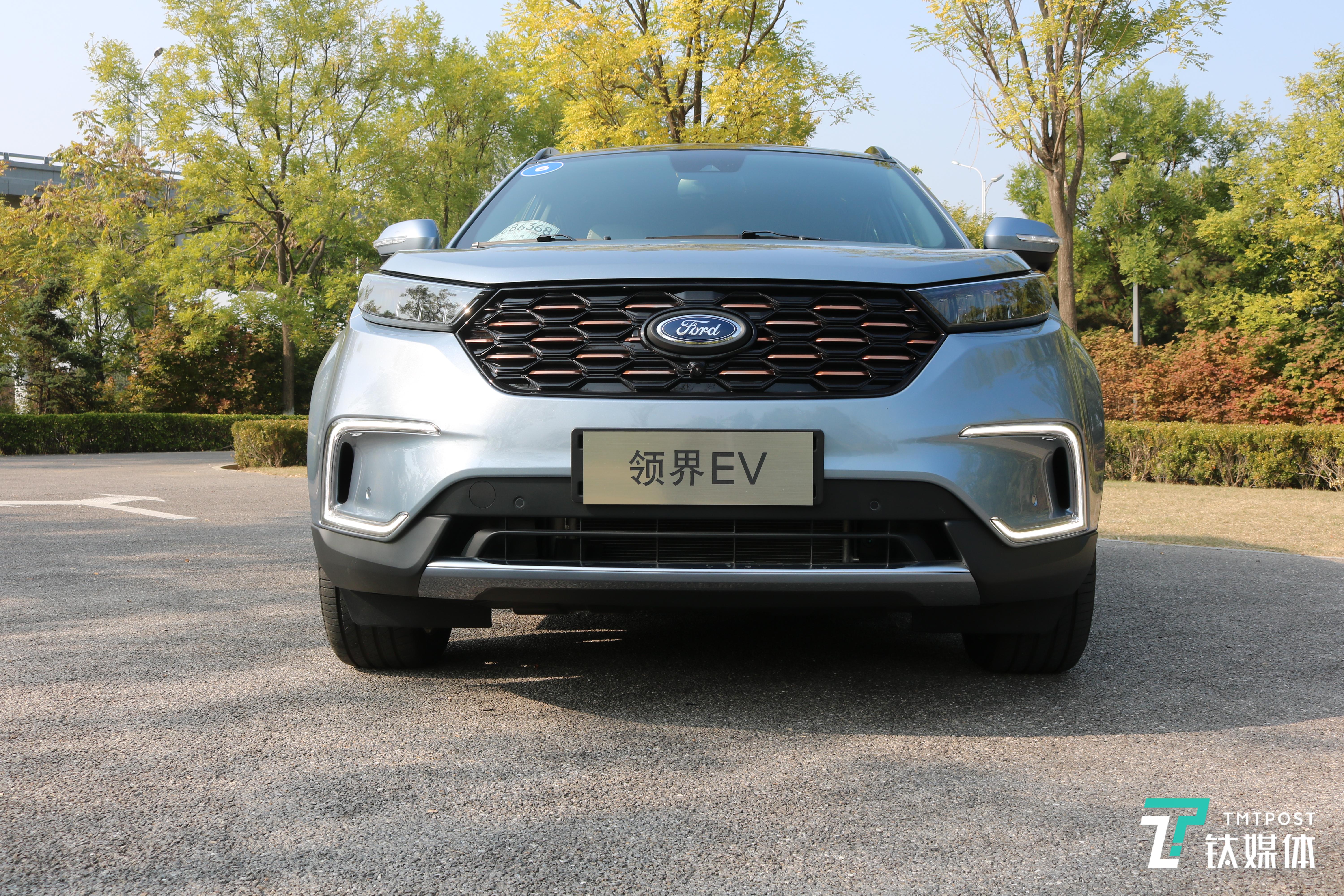 金属镀铬的领界EV前格栅