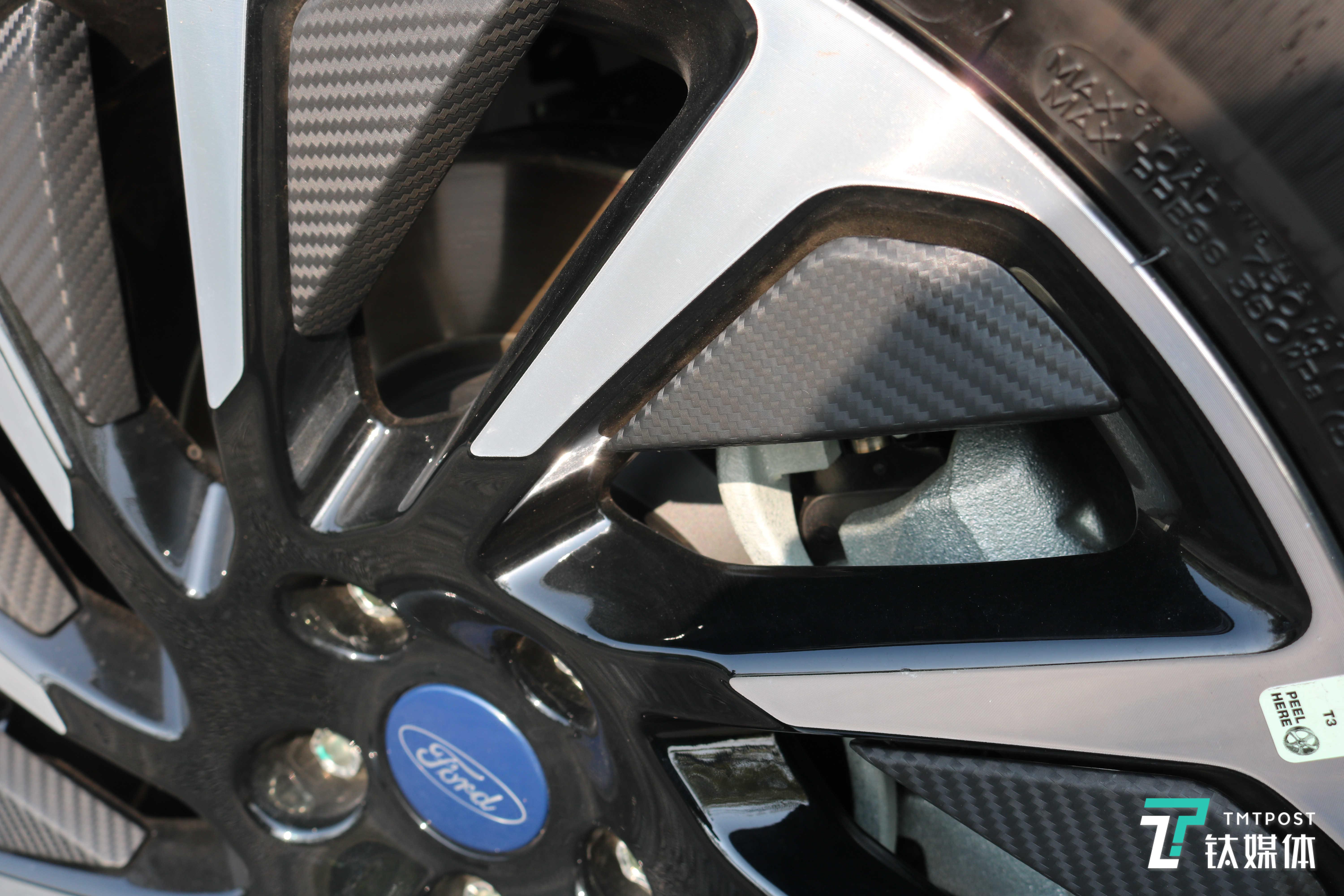 轮毂加装导风翼片