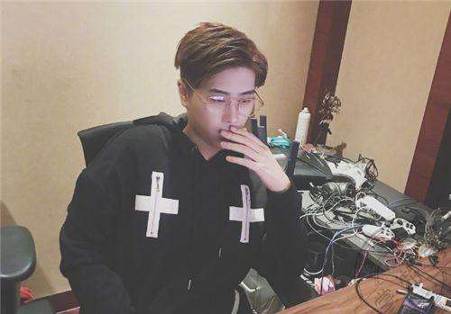 卢本伟，正在重新连接