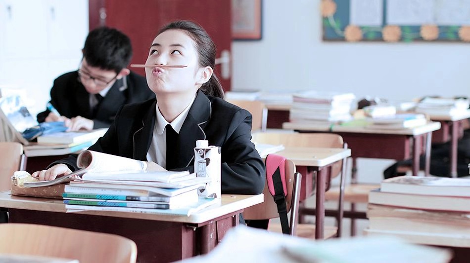 00后消费图鉴：人均月零花钱470元，辅导班半年开支5452元