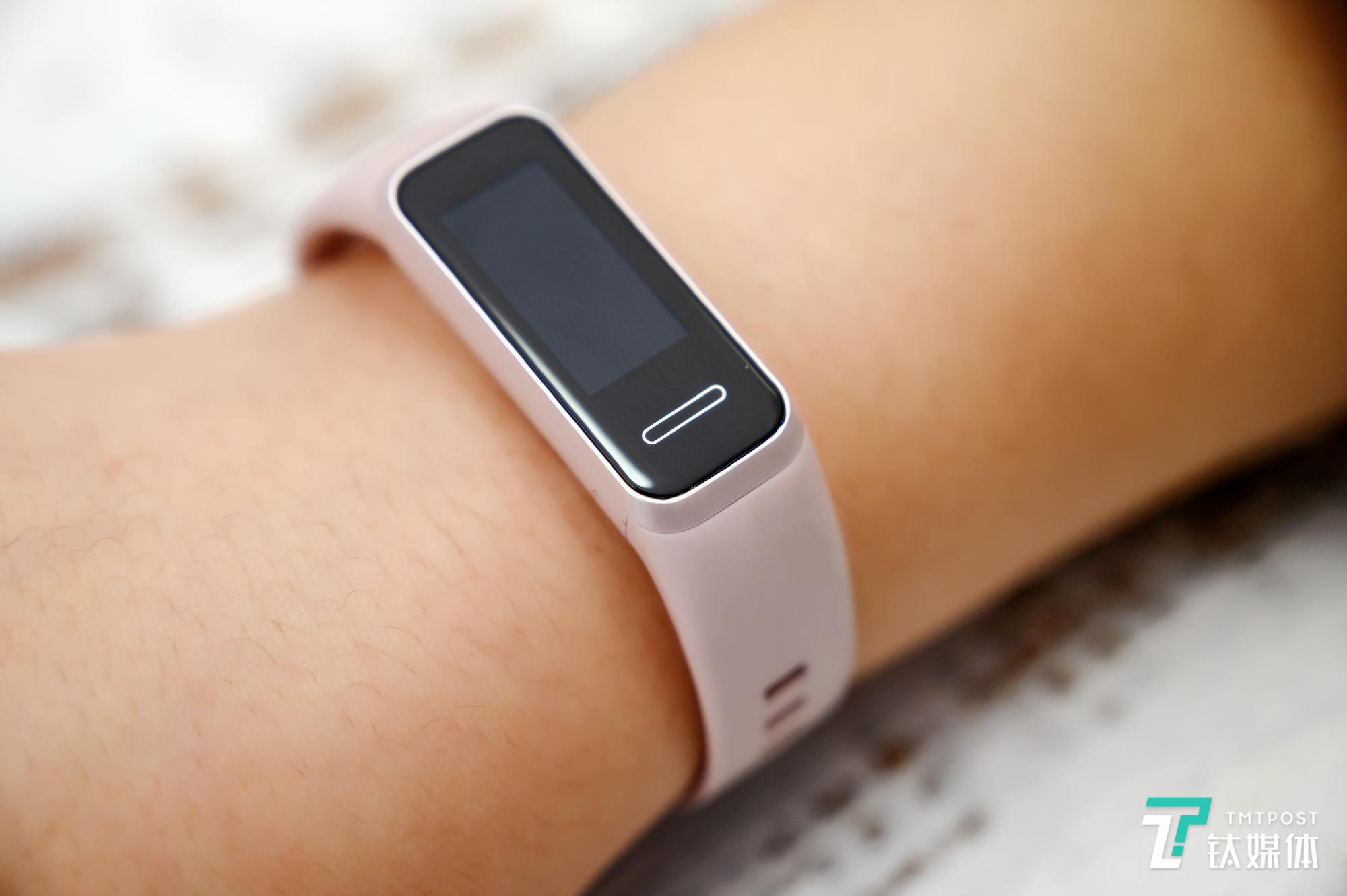 底部的触控按键