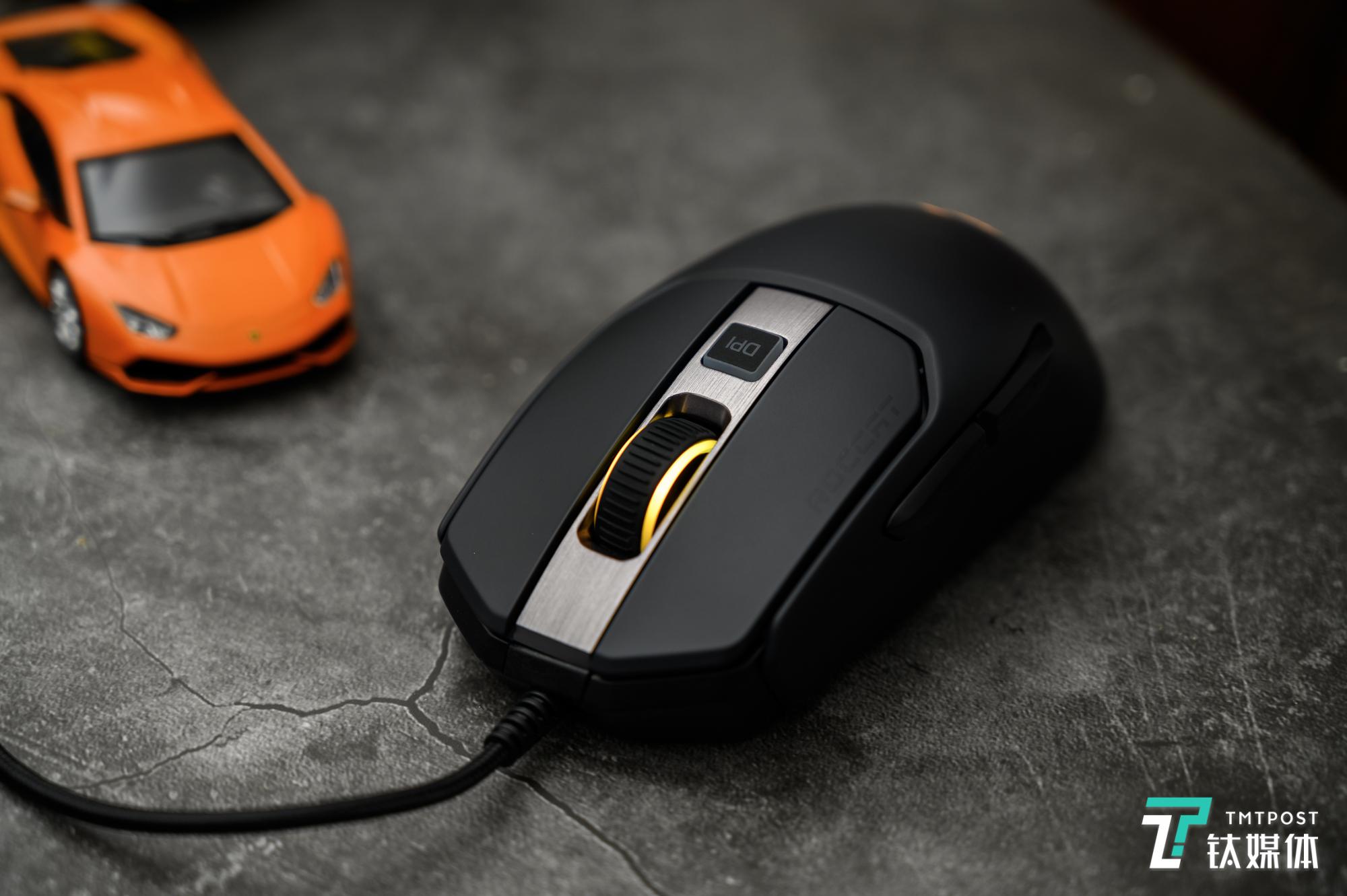 滚轮后部的DPI调节按键