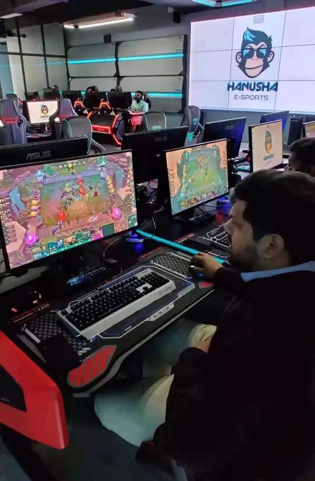 我在印度开网吧