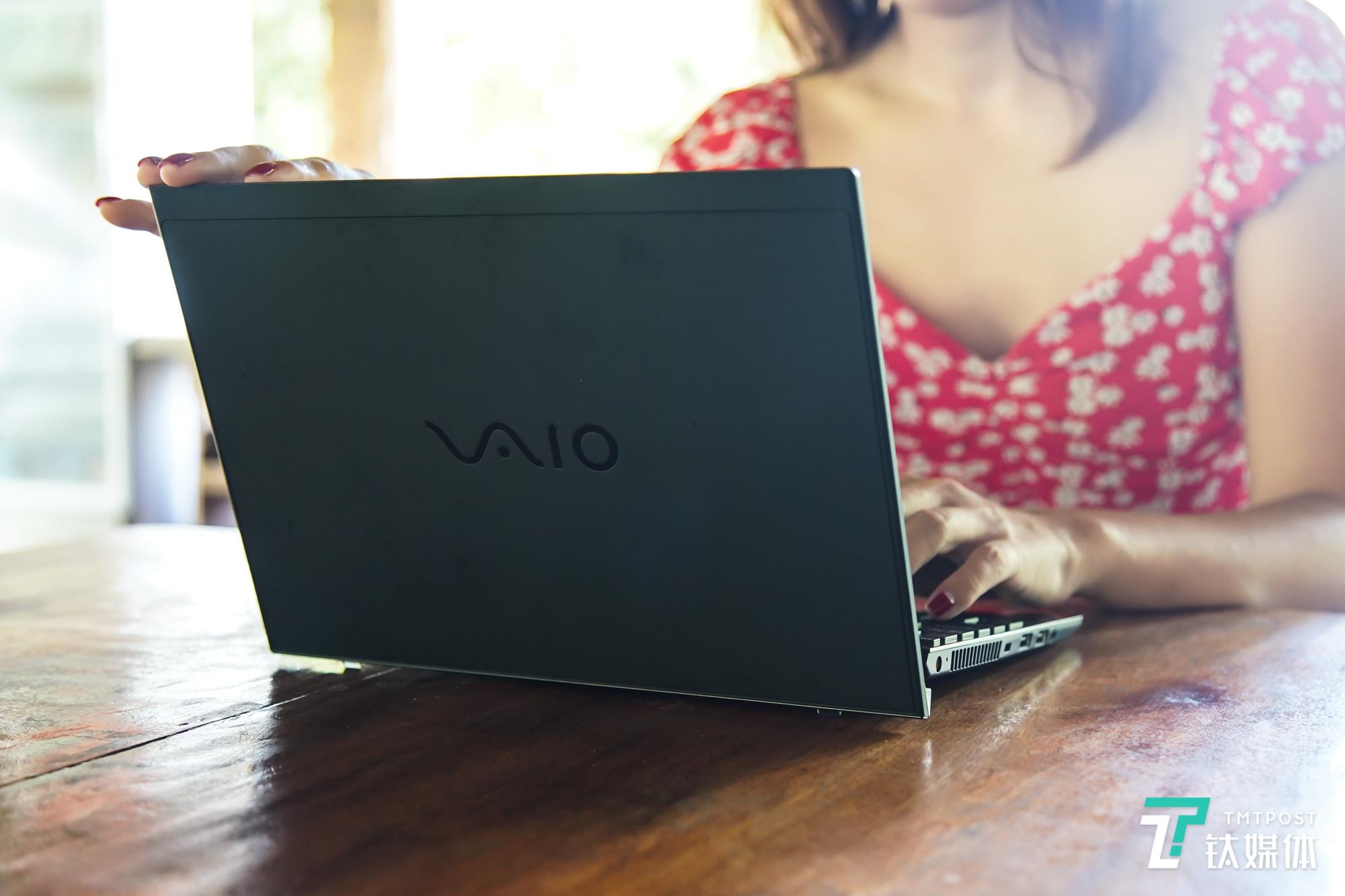 VAIO SX12笔记本电脑