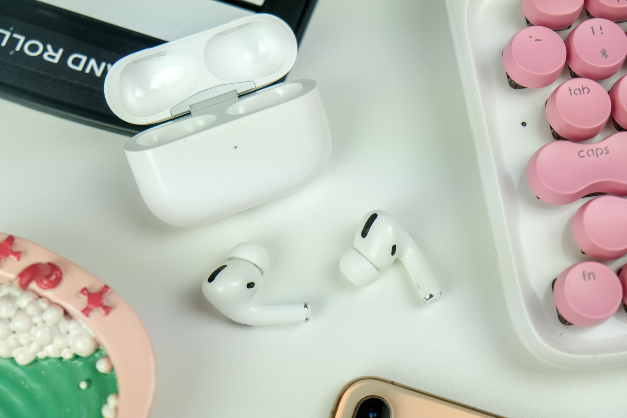 AirPods Pro深度体验：戴上它，我好像“失聪”了丨钛度实验室