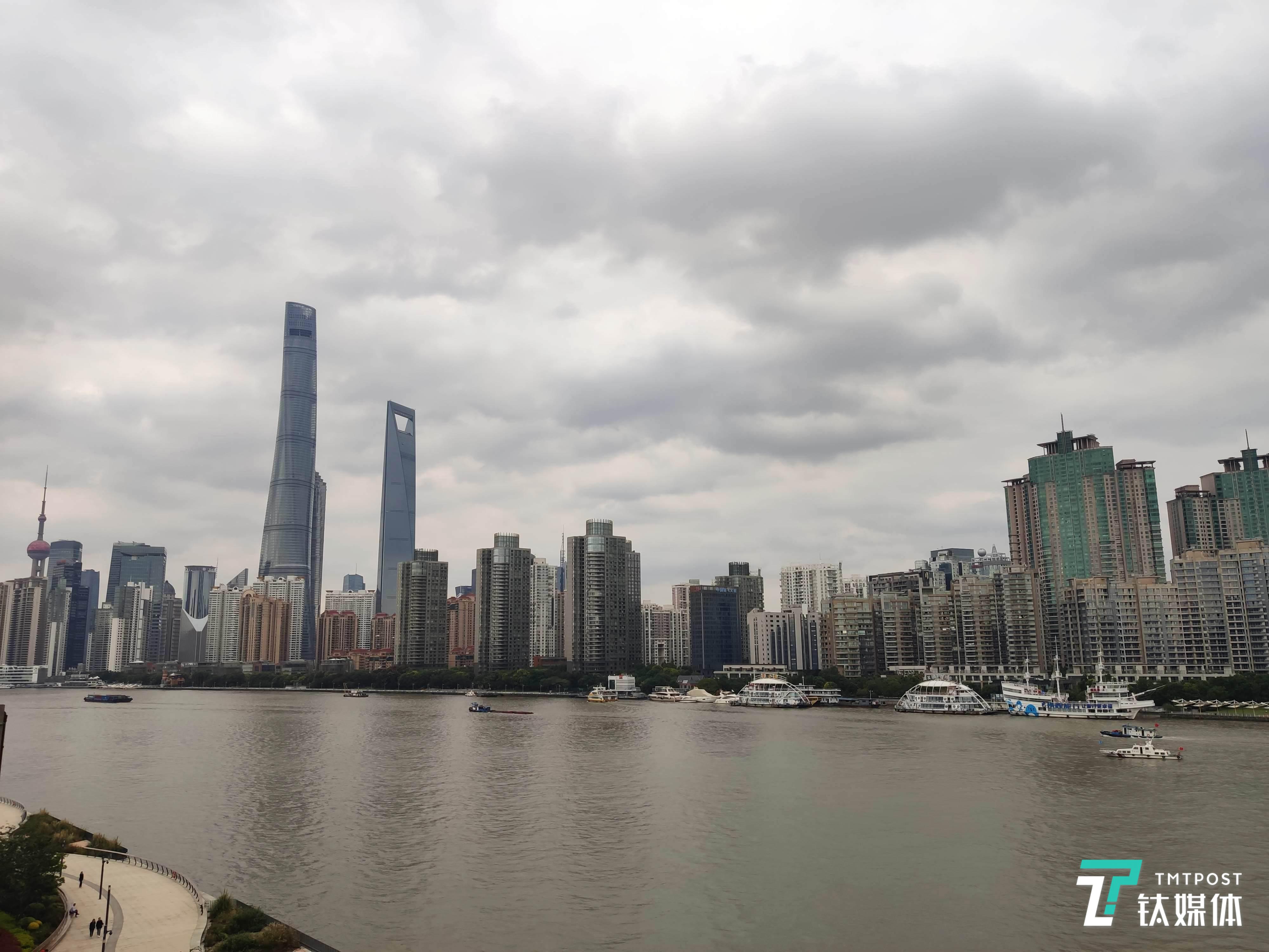 快门速度:1/1600秒 光圈:f/1.75 焦段:4.75毫米
ISO:112