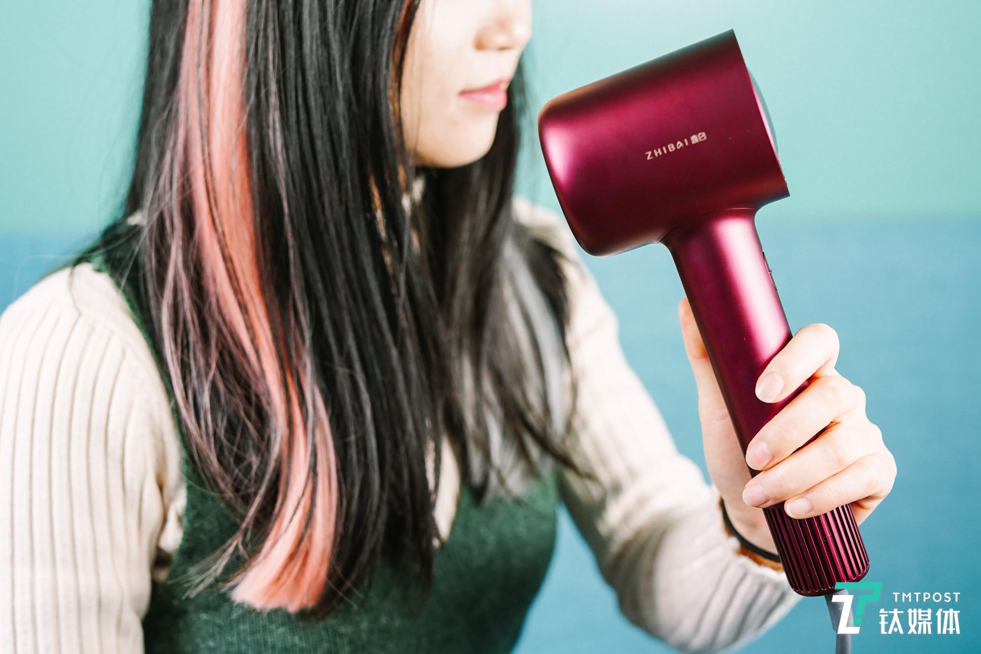 直白高速吹风机HL9