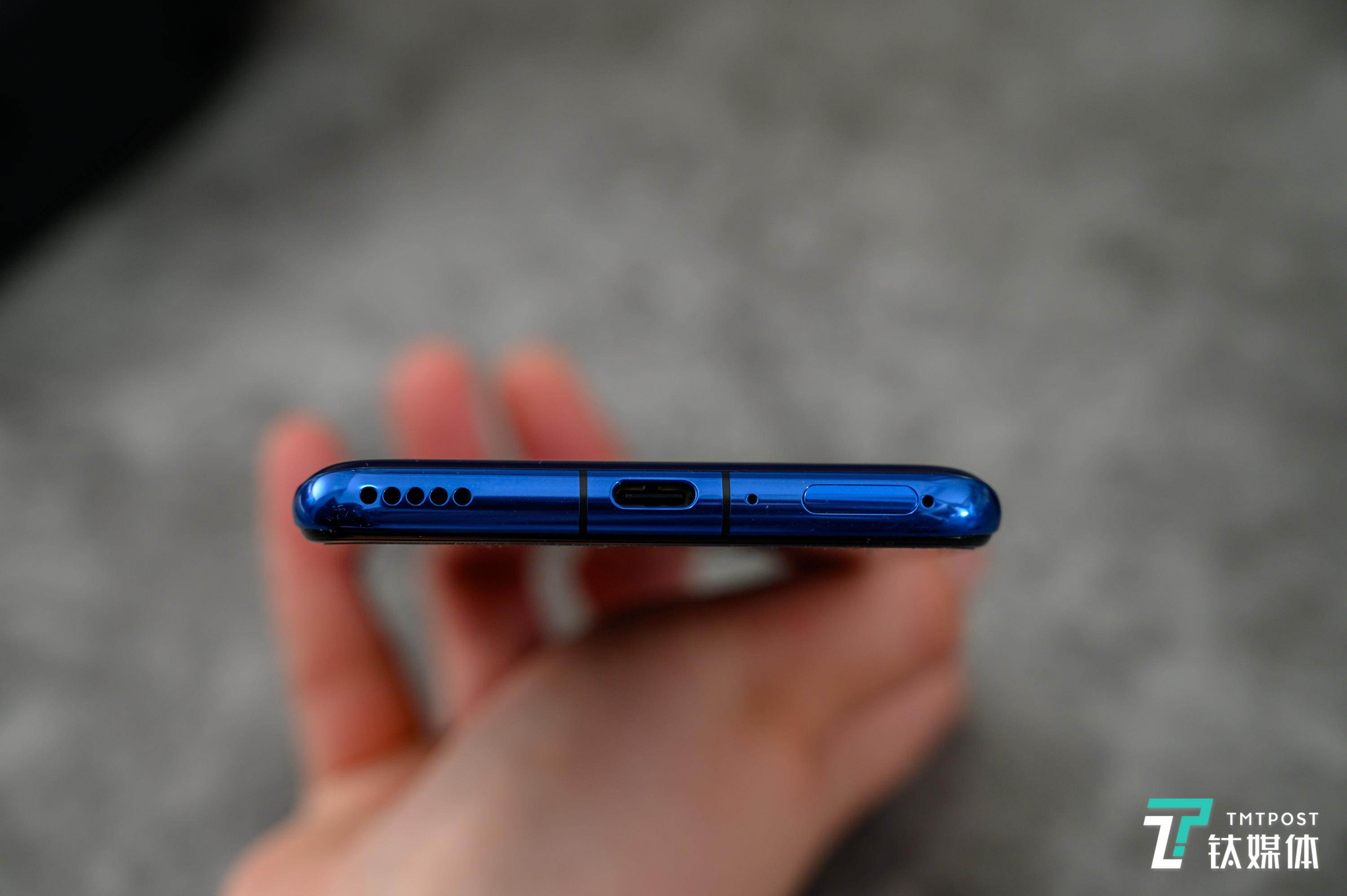 取消3.5mm耳机接口