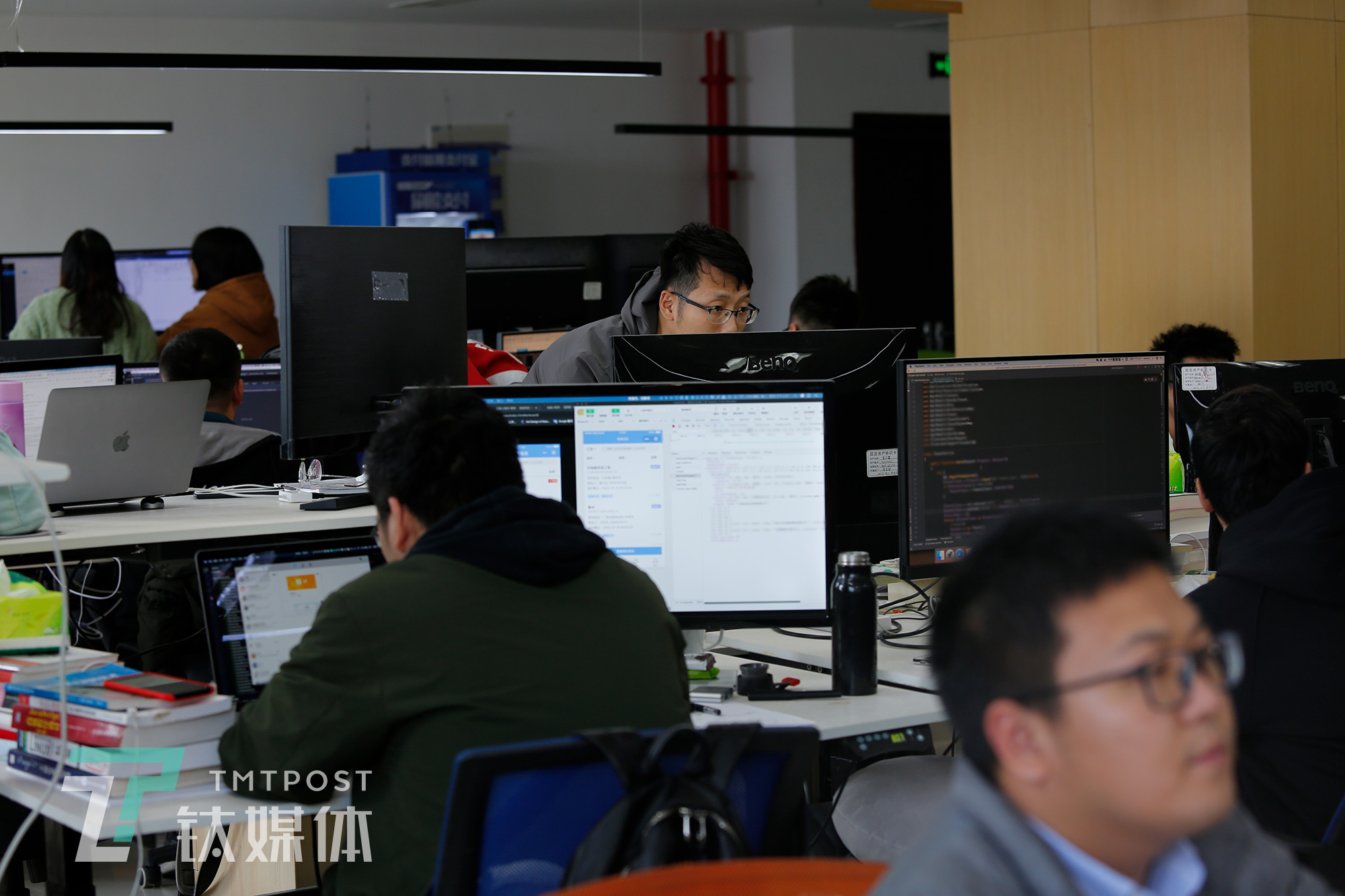 11月21日，南京，机械指挥官总部，算法工程师团队。