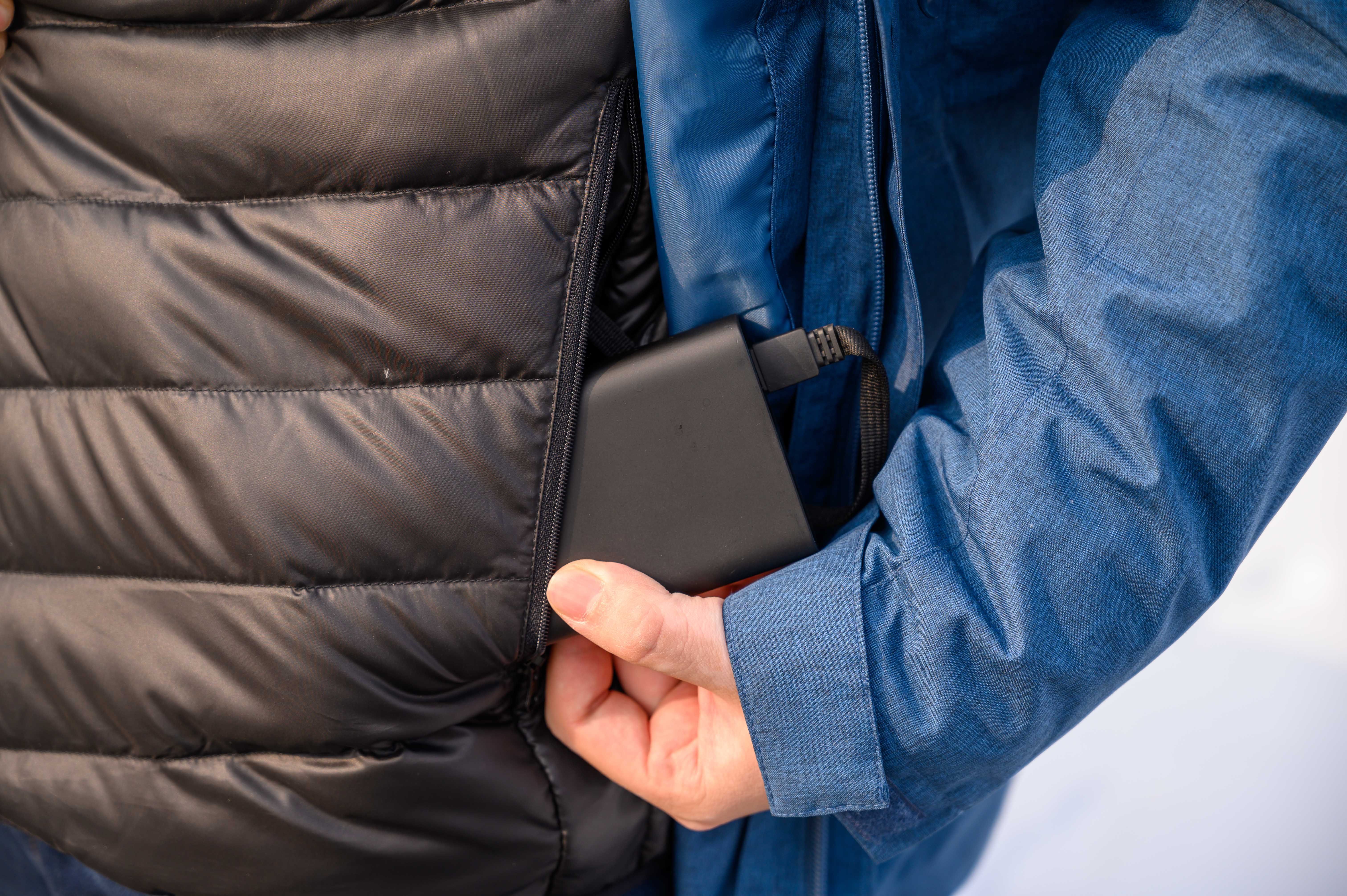 用充电宝抵御寒冬，棉花史密斯石墨烯发热羽绒服体验 | 钛极客