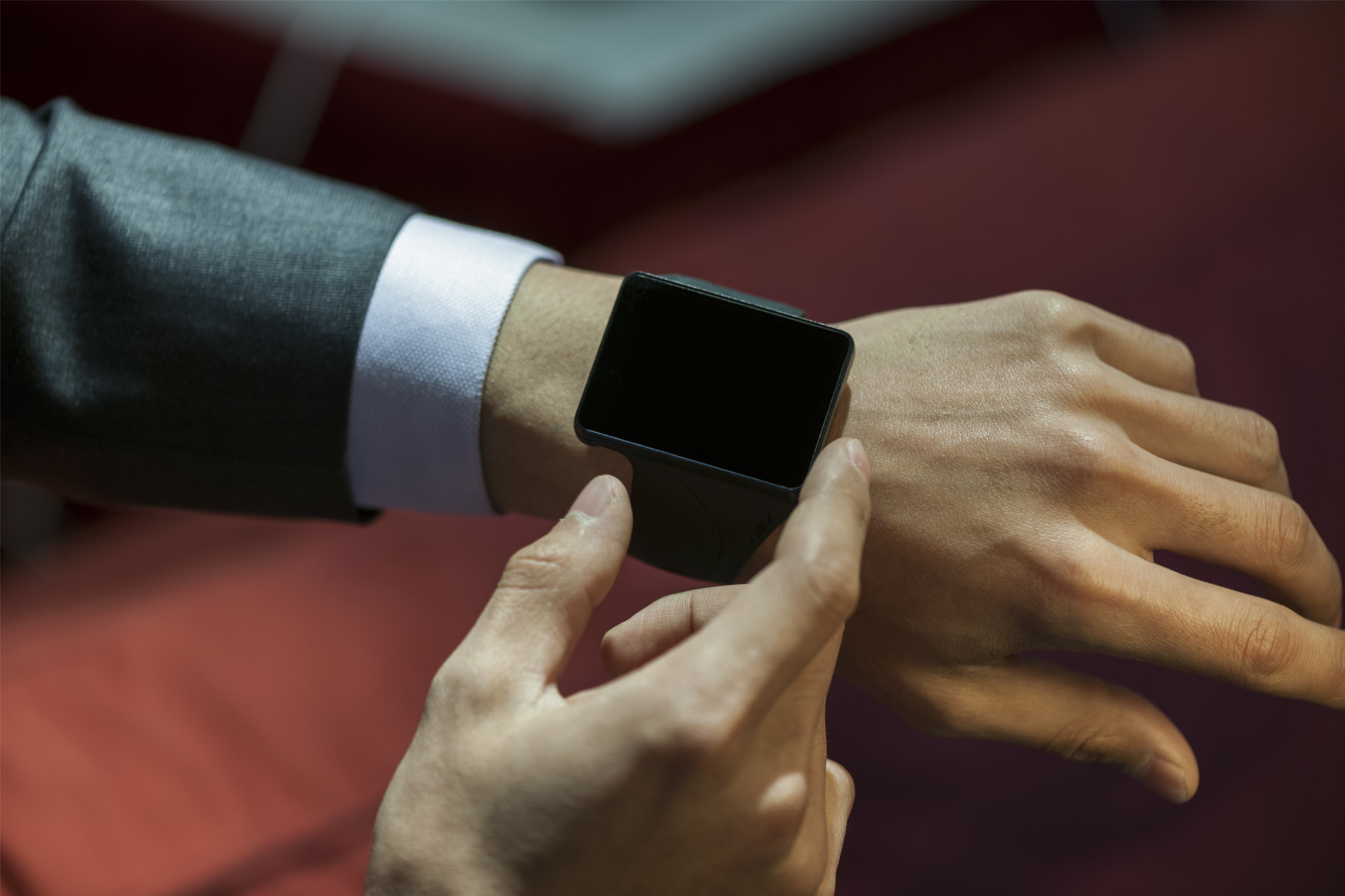 强敌云集，谷歌能做好可穿戴设备吗？