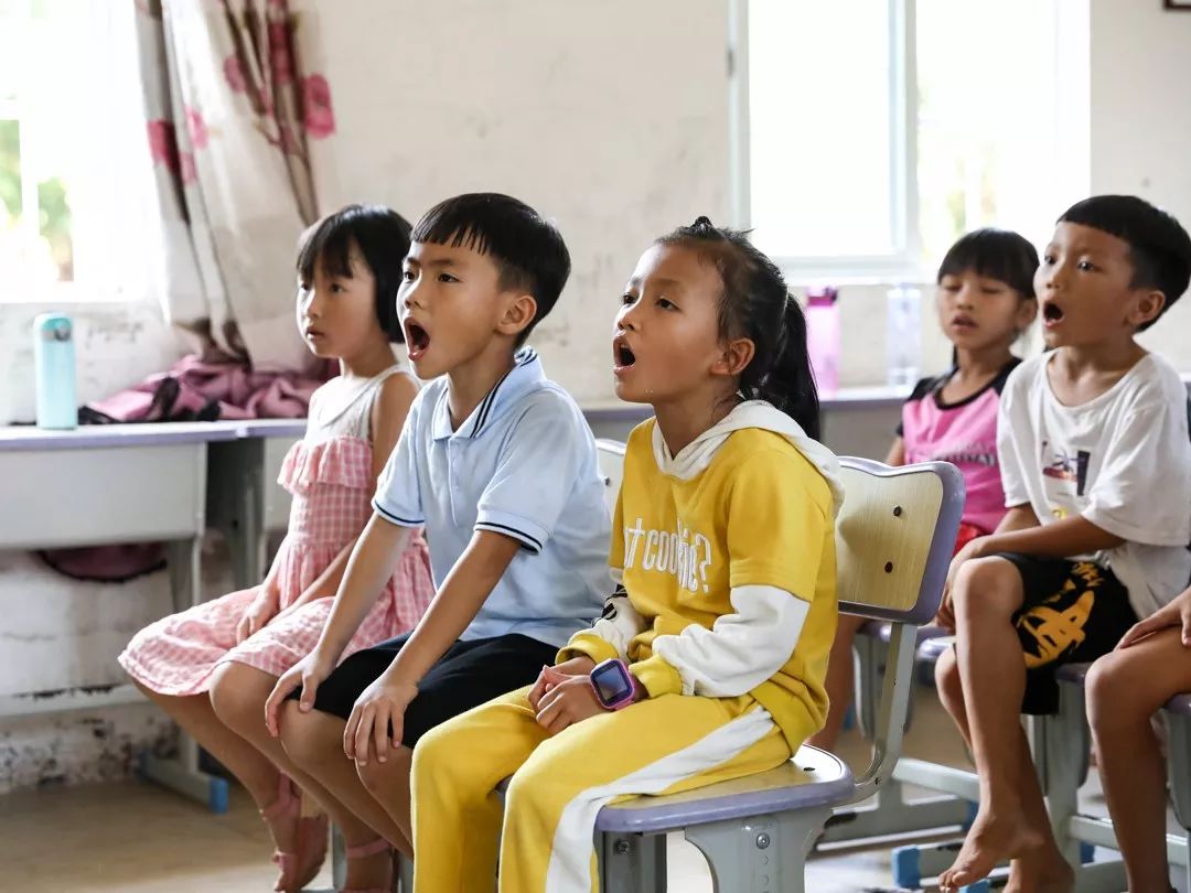 当沉寂半世纪的“博士村”开始学英语