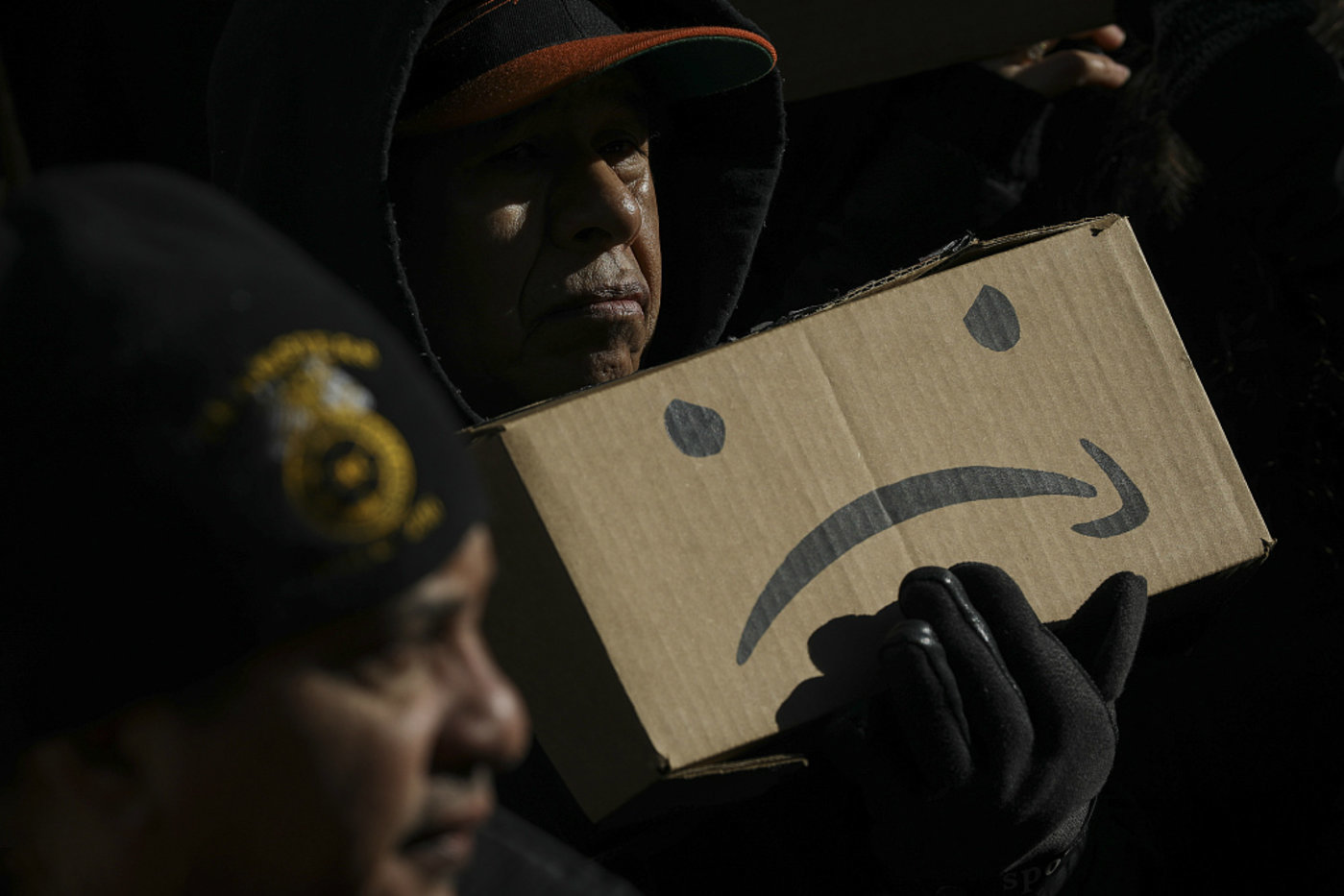 亚马逊所运行的庞大机器，正从卖家那里榨取更多的钱