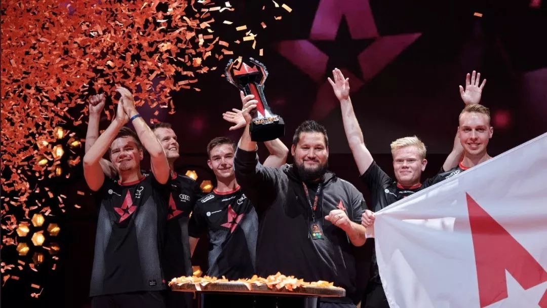 第一支电竞战队的上市秘辛