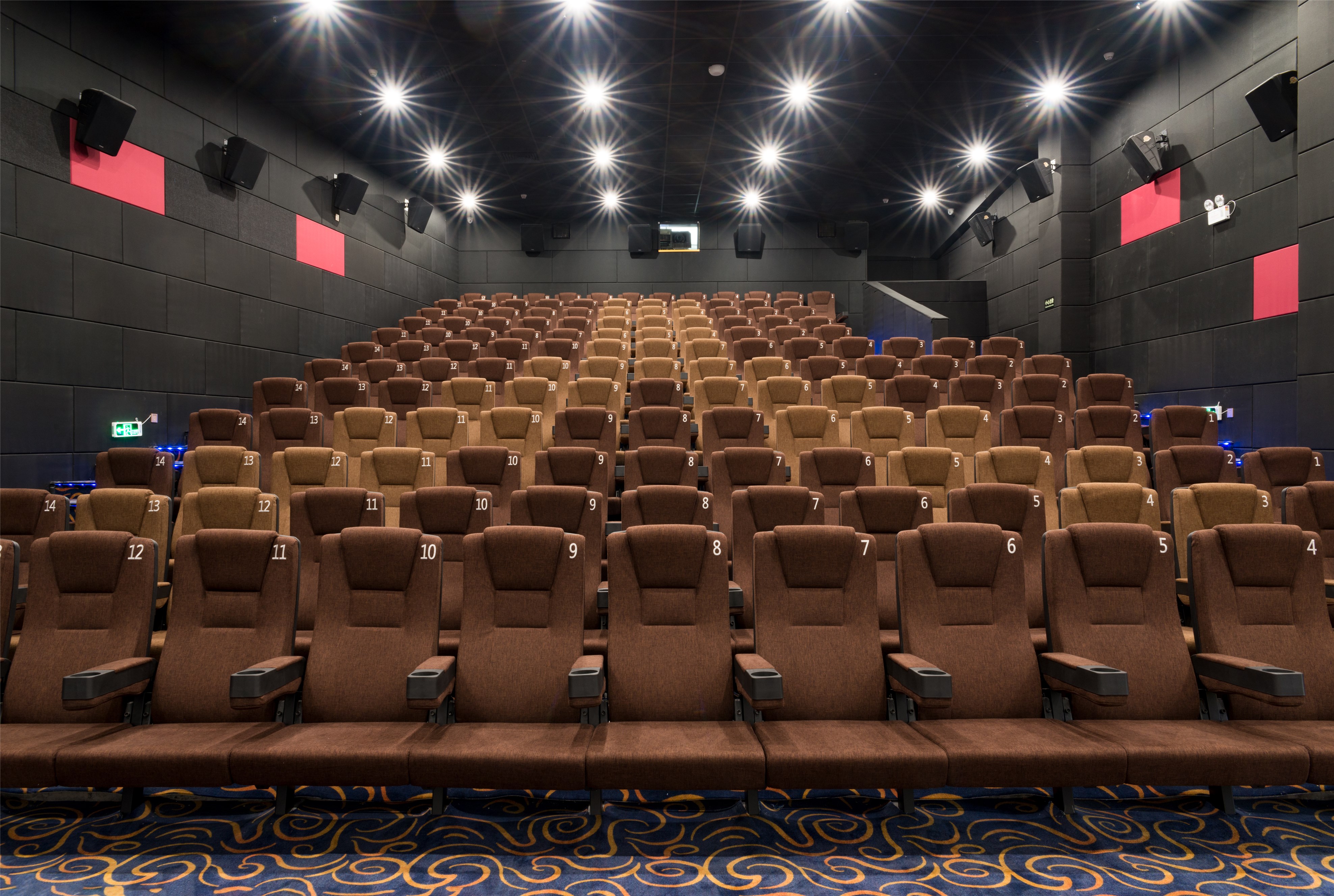 票补没了以后，为什么小镇青年仍是电影市场主力？