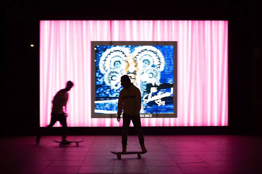 拼在五环，这里的友情和爱情都没那么深