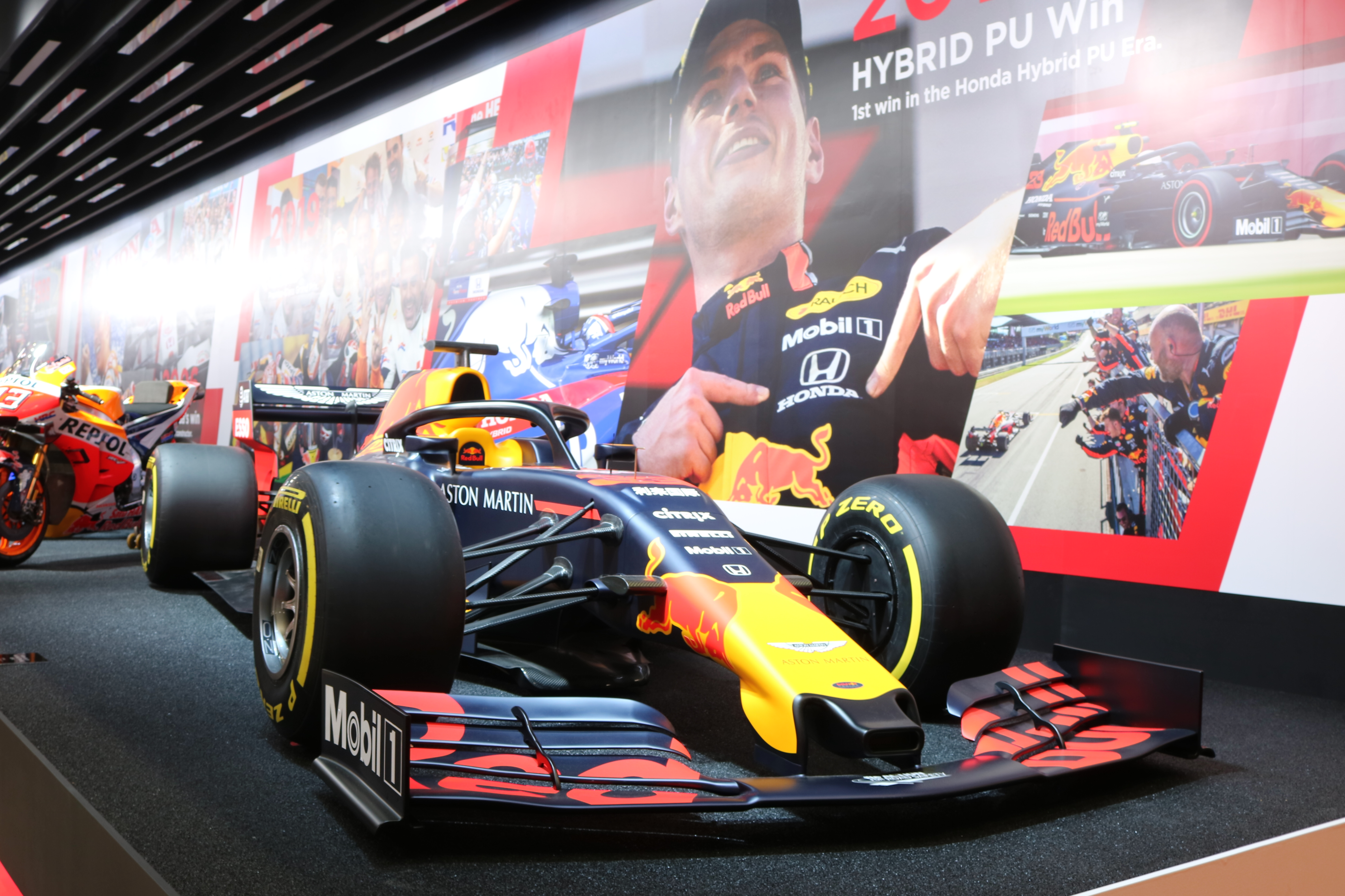 搭载本田动力单元的红牛F1赛车