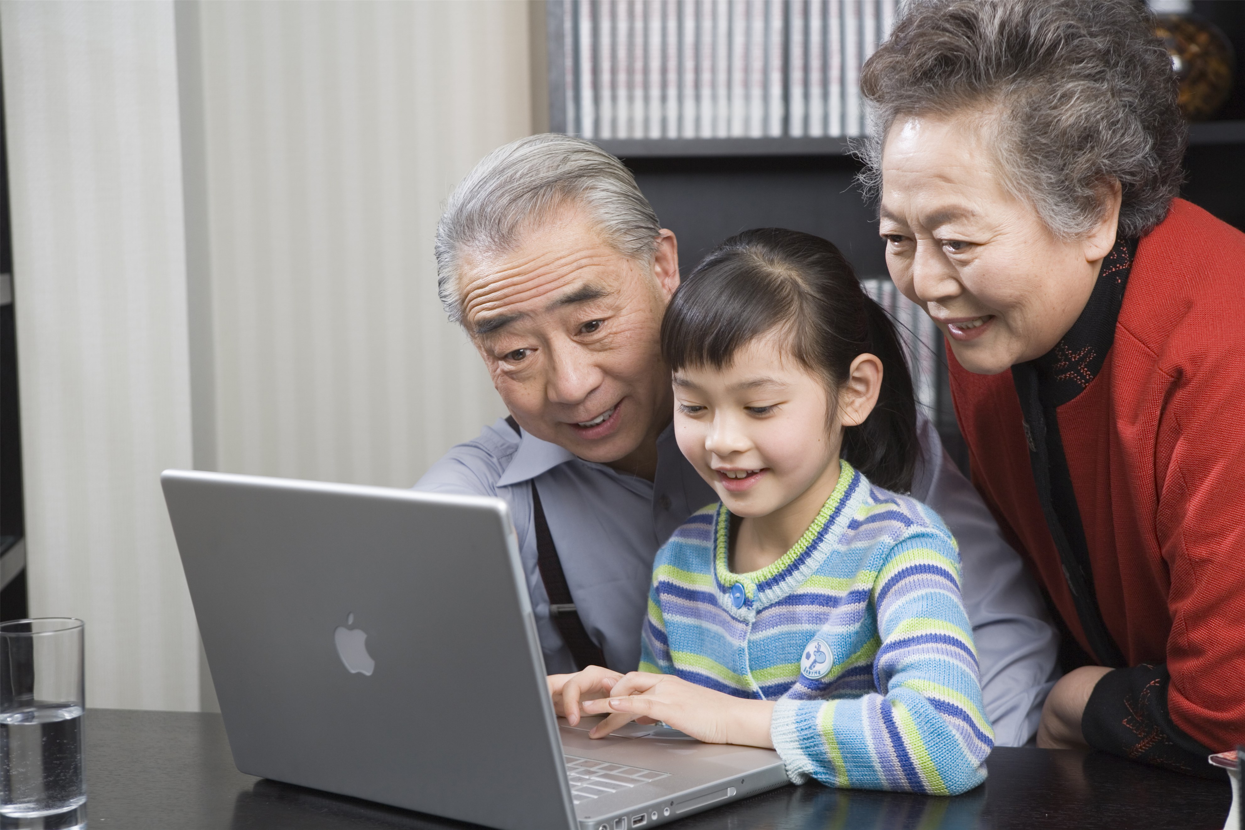 近一个月暴涨800亿市值，但在线教育不应甘做传统教育的“替补”