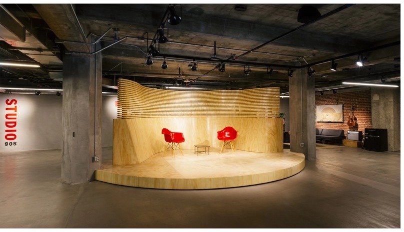 店内的808工作室（图片来源：WWD）