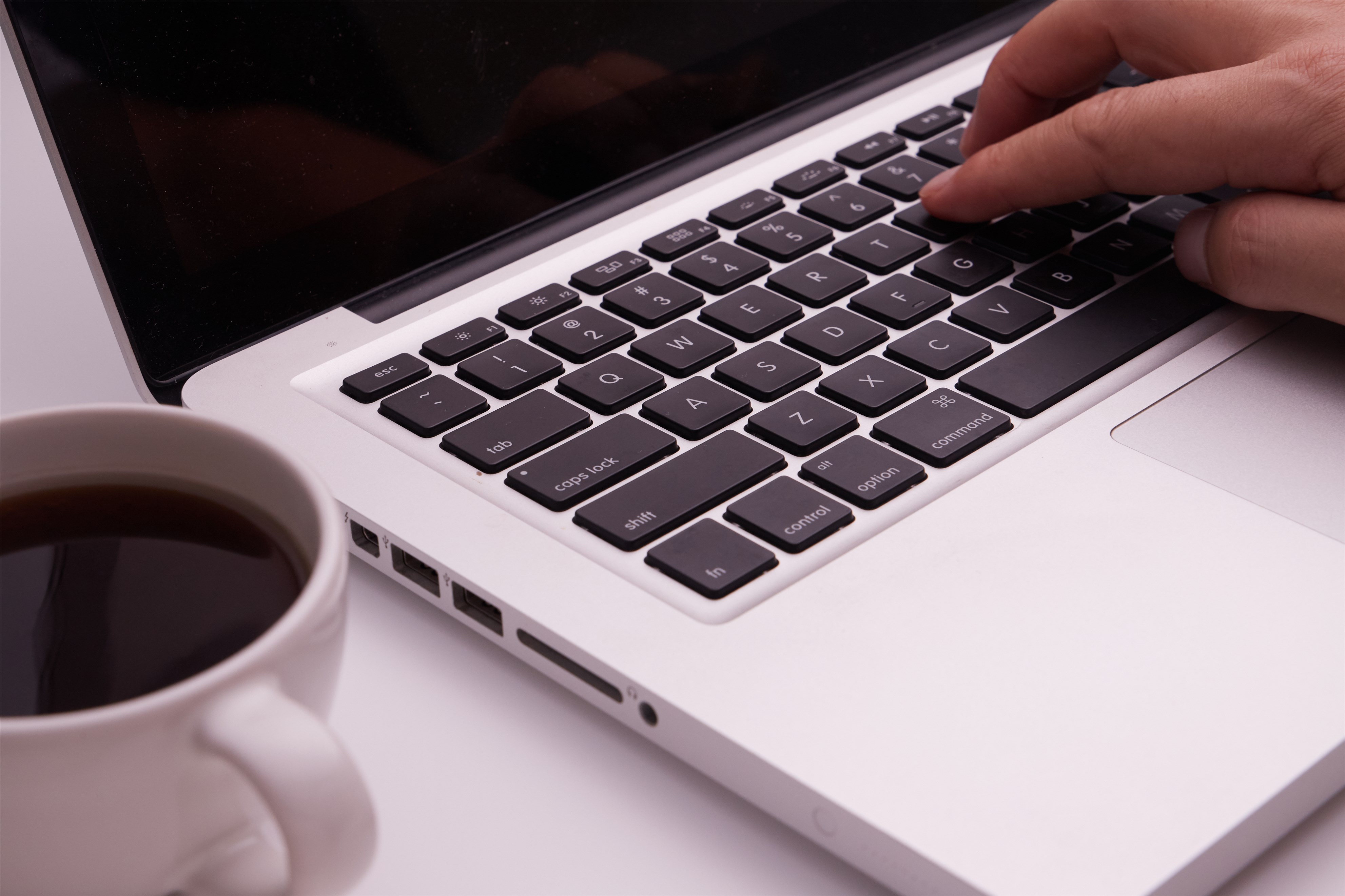 在家办公半个月后，我发现自己其实离不开公司