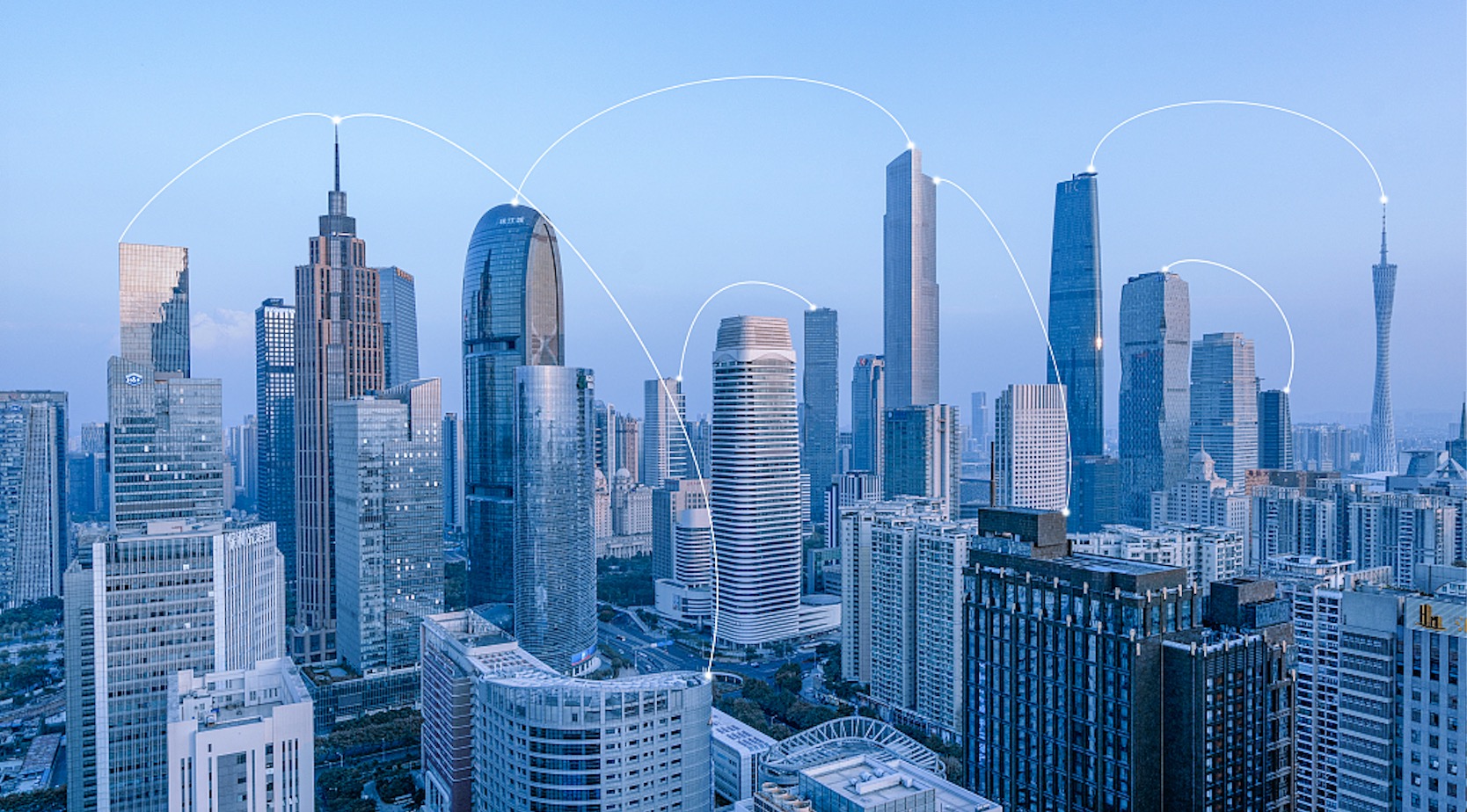 AI抗疫时刻中，中外的异与同