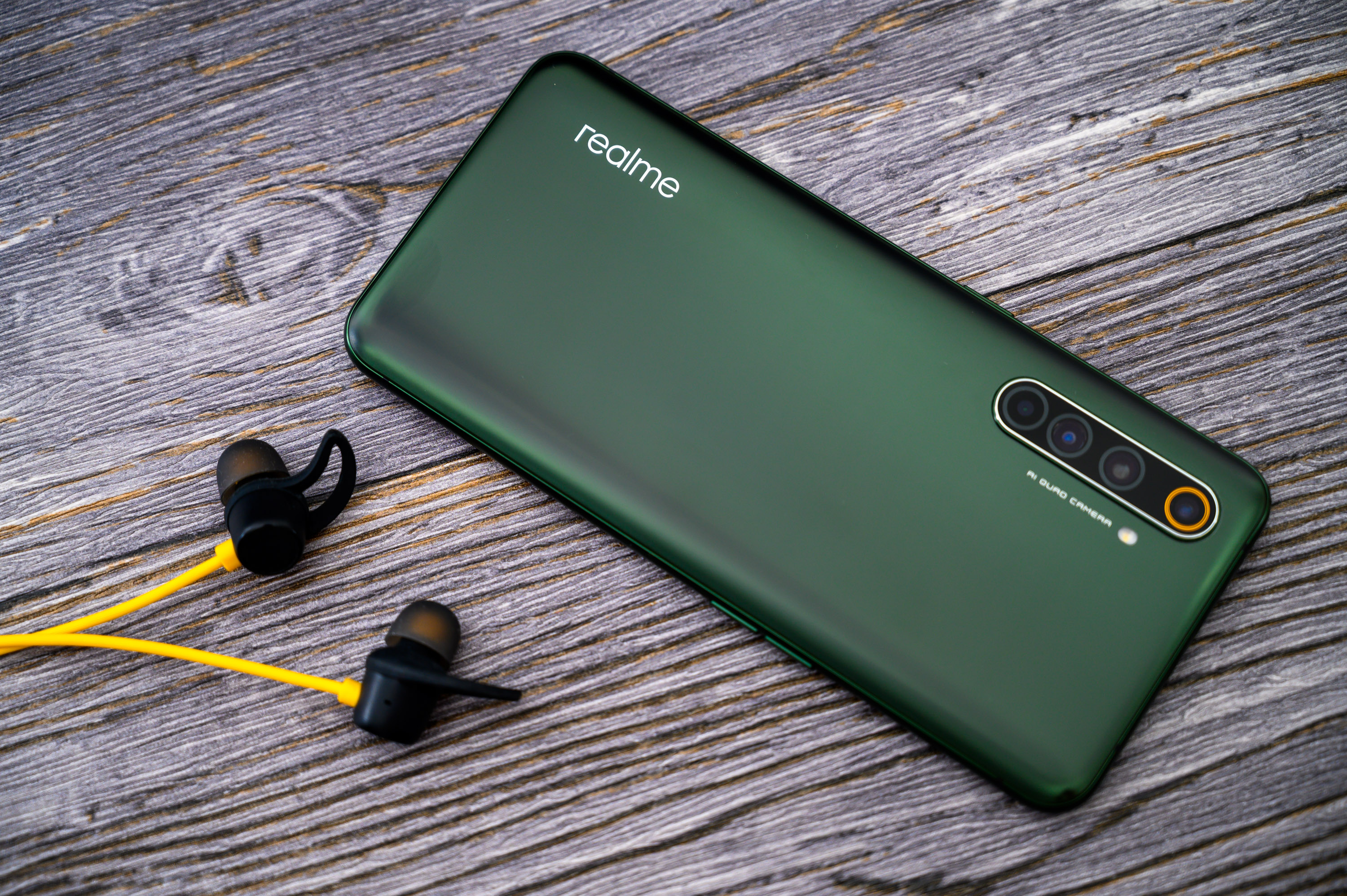 5分钟充电25%，性能无明显短板，realme真我 X50 Pro评测 | 钛极客