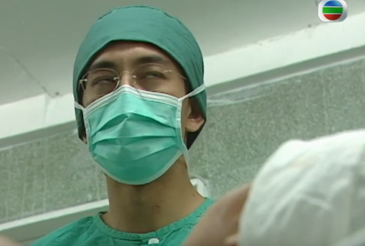 （病人在手术前还在挑衅paul，paul回了他一个小眼神）