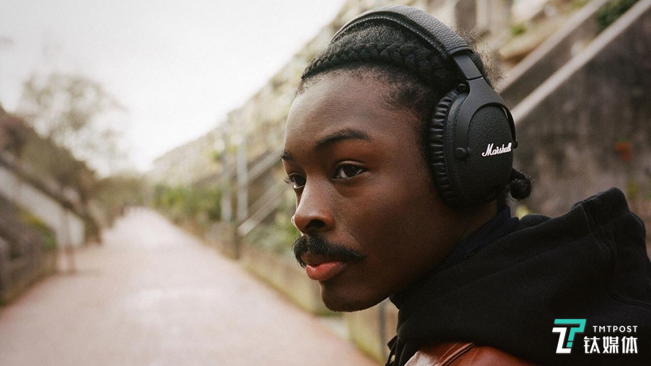 官方佩戴展示图