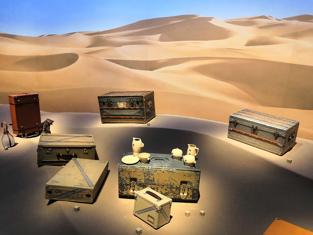 奢侈品遭重创：大牌陆续关店，代购趁机涨价