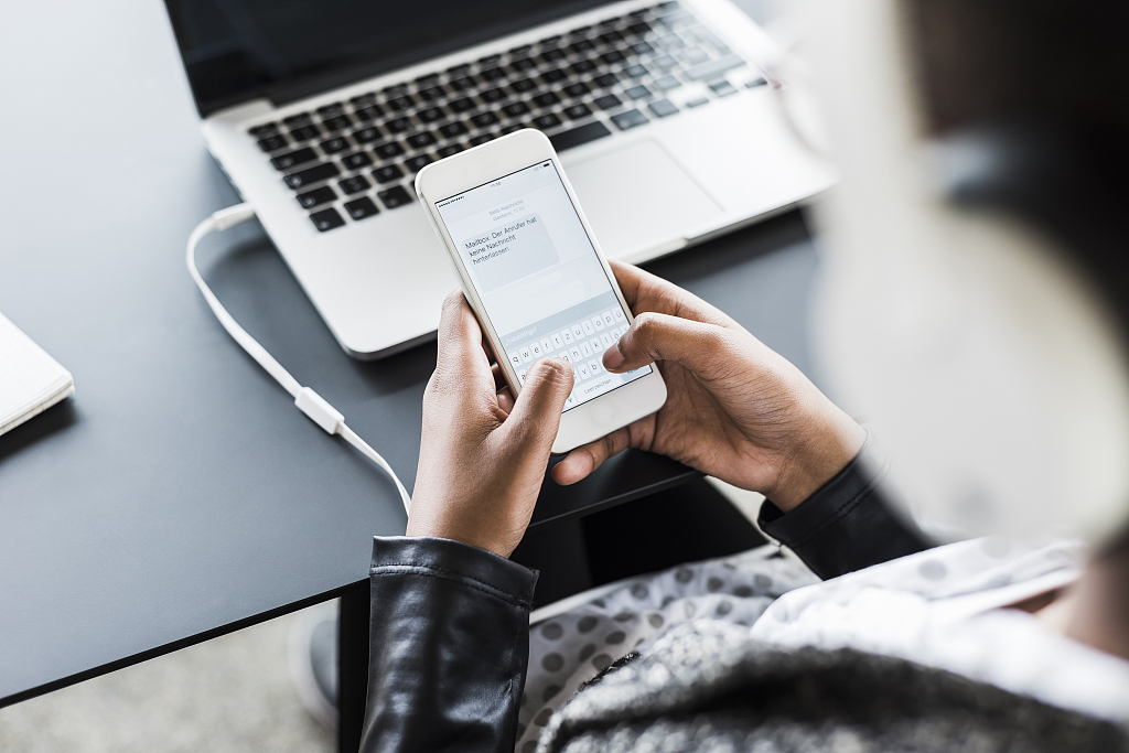 疫情期间诈骗频发，二十多家短信服务商被带走调查