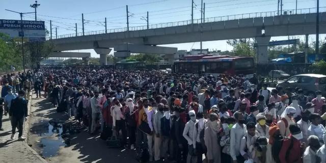 印度封国后，五万人步行千里，只为回家