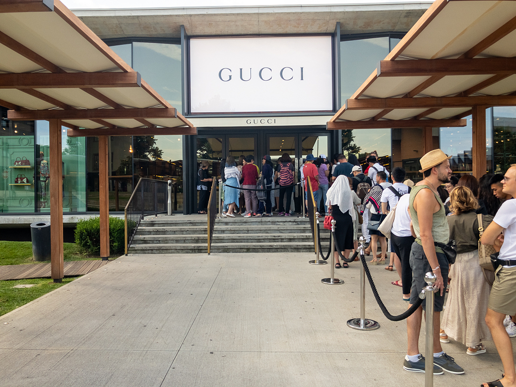 卖Gucci的人在“哭泣”