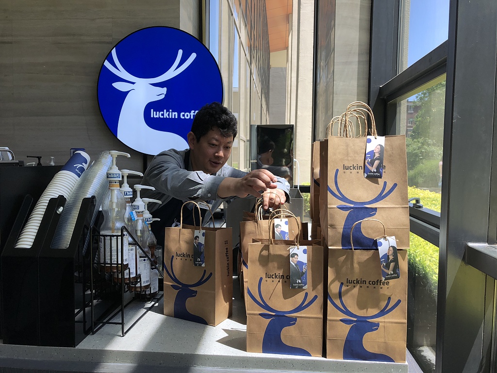 门店爆单、加盟商控诉、同行揭秘：瑞幸制造的恐慌正在蔓延