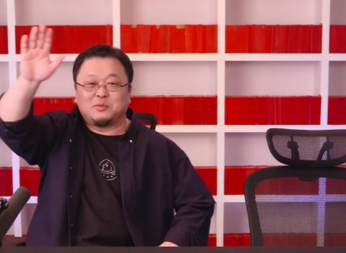 罗永浩悲情直播，梁建章夜扮书生，网红大佬如何玩转直播带货？