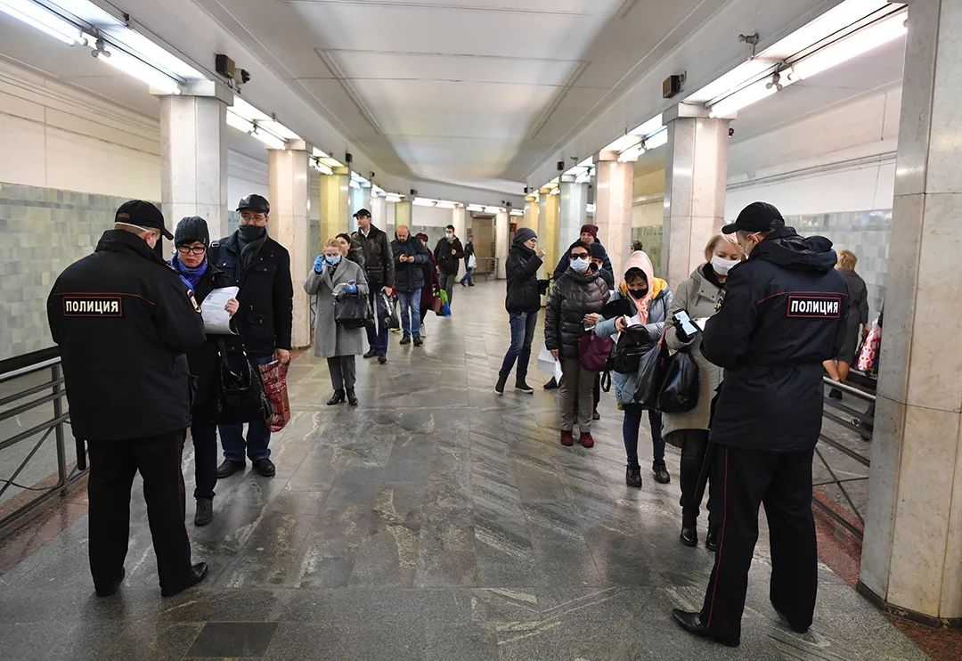 我们滞留在俄罗斯亲历疫情：眼看着莫斯科大市场成了风暴眼
