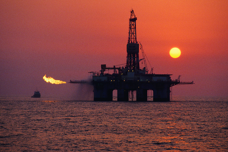 抄底原油却倒欠银行百万，一文读懂中行原油宝