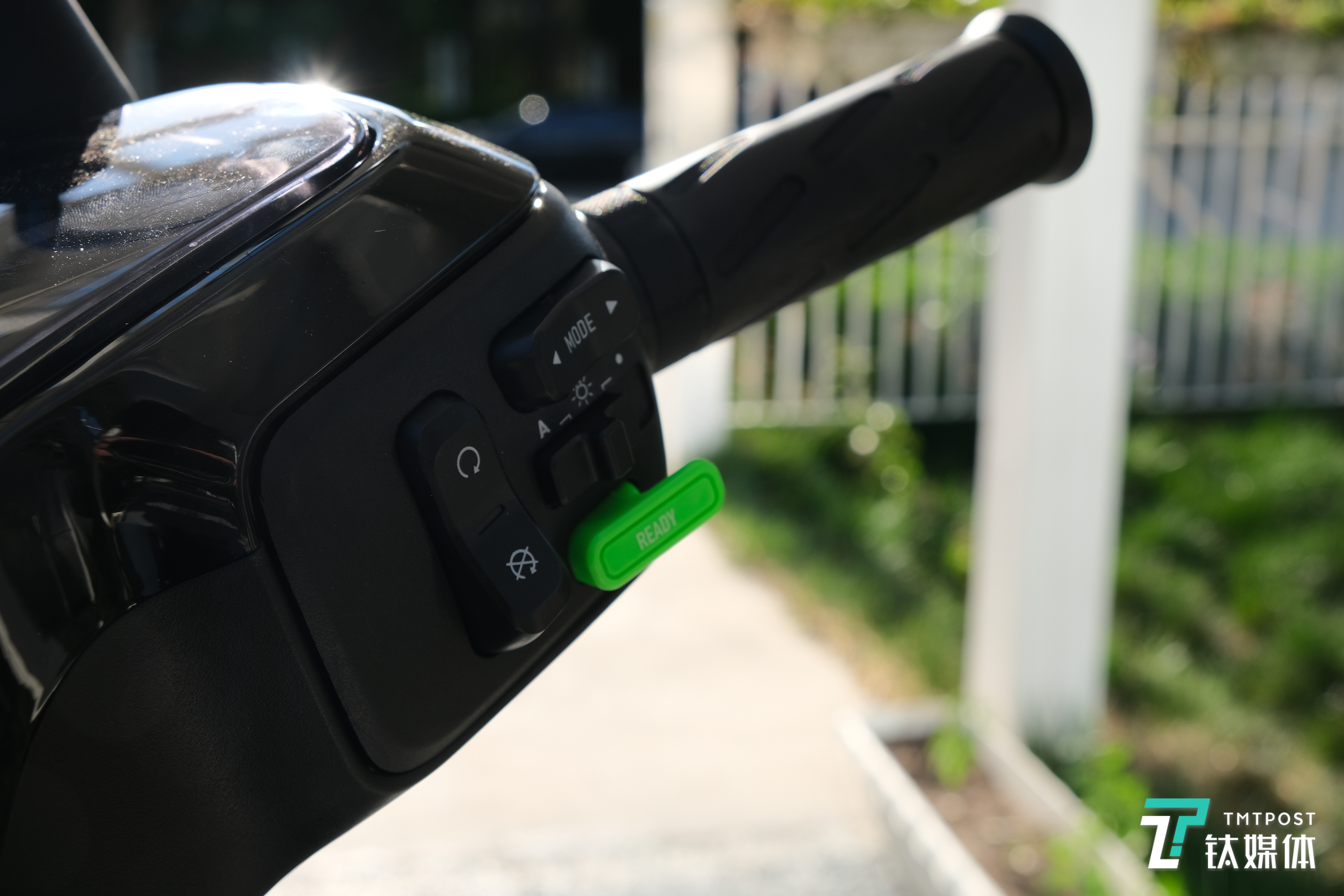 小牛电动MQi2启动键